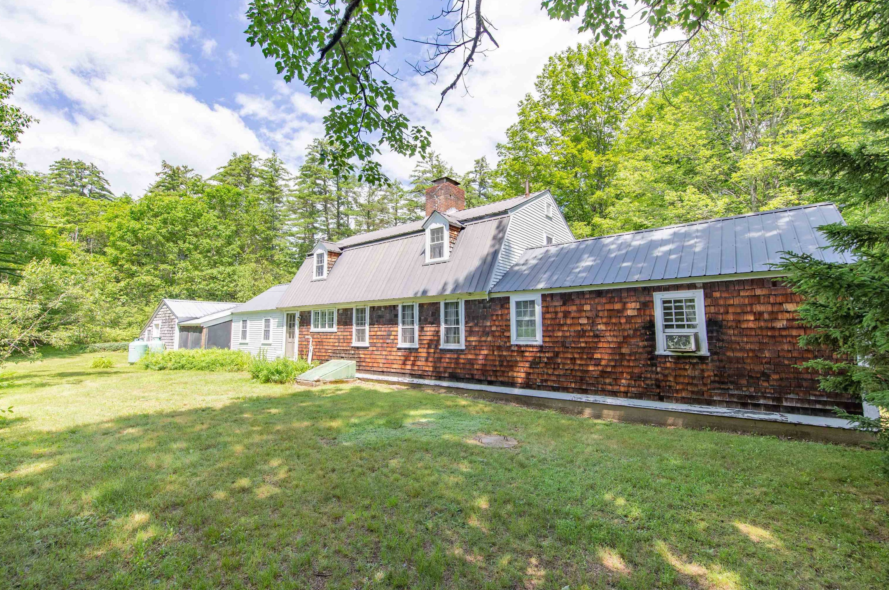 183 Cleveland Hill Rd, Tamworth, NH 03886 exterior