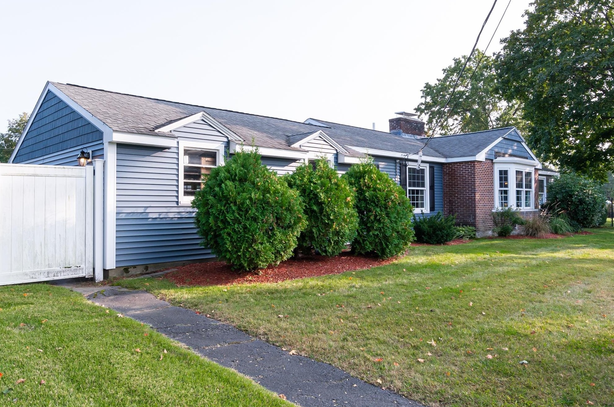 52 Dunstable Rd, Nashua, NH 03060-5868