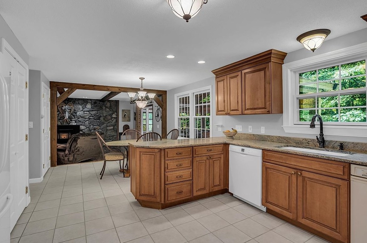 119 Maple Ave, Atkinson, NH 03811
