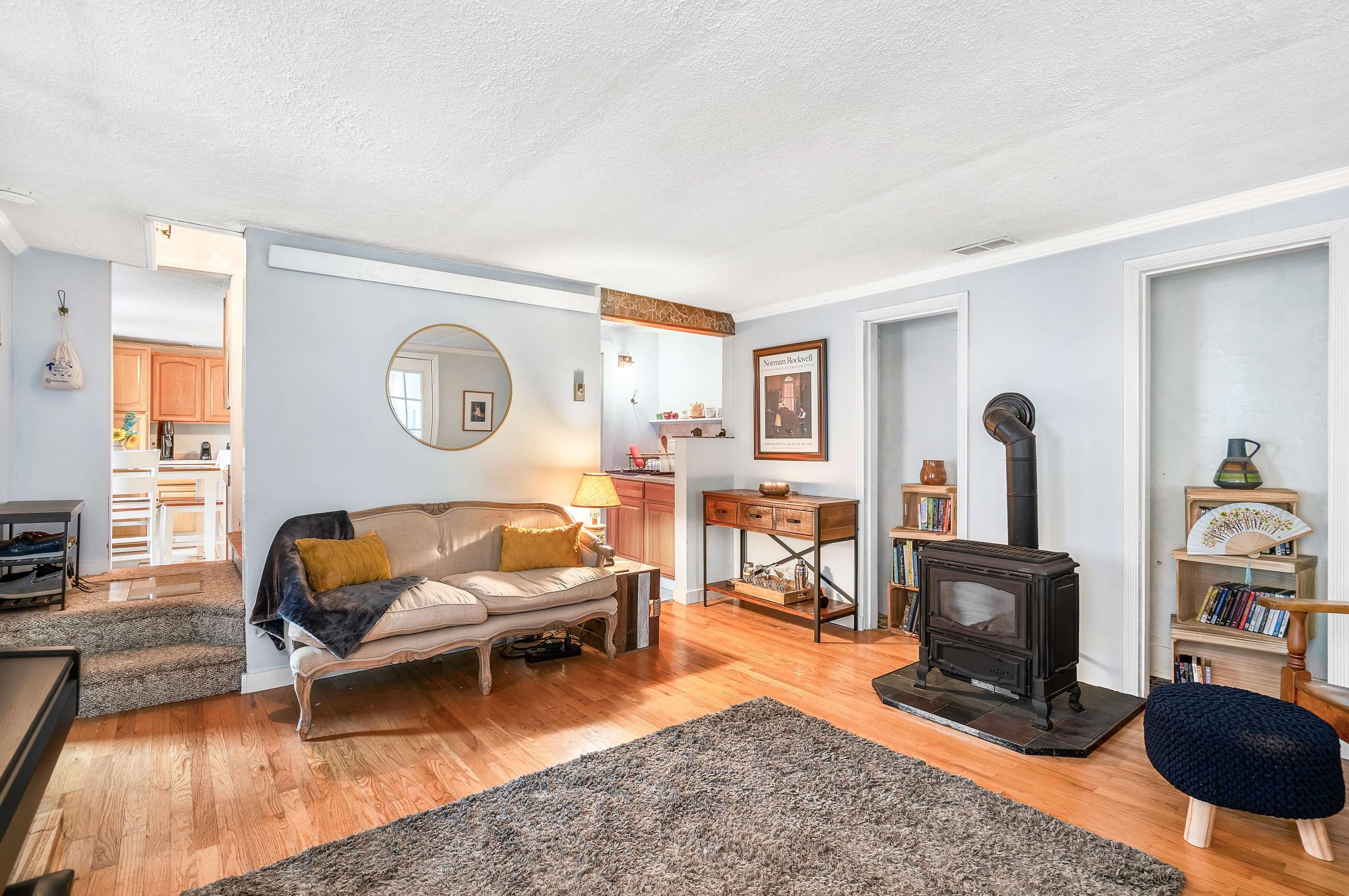 32 Riv St, Hudson MA 01749-2010 exterior