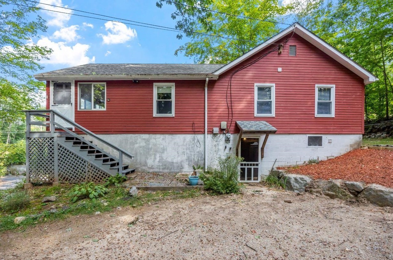 230 East Side Dr, Alton, NH 03810