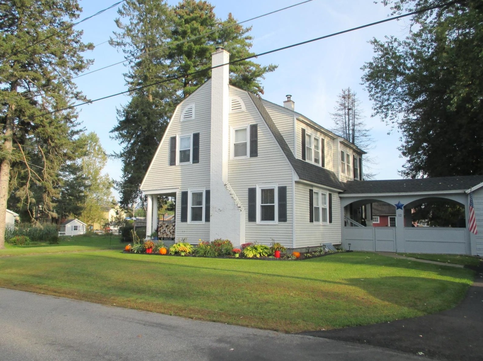 12 Grove St, Lancaster, NH 03584-3146
