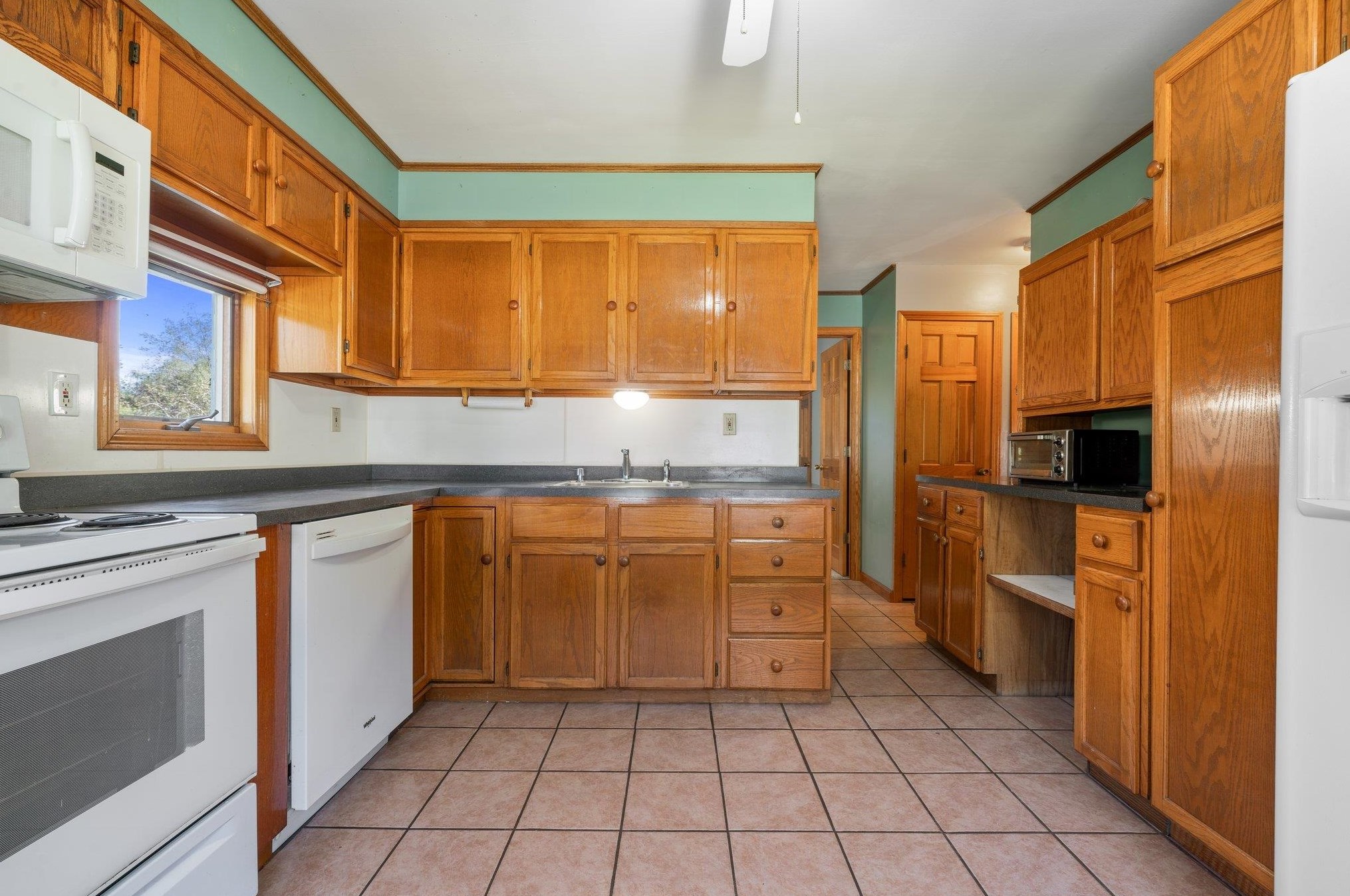 12 Bambi Trl, Merrimack NH  03054-2963 exterior