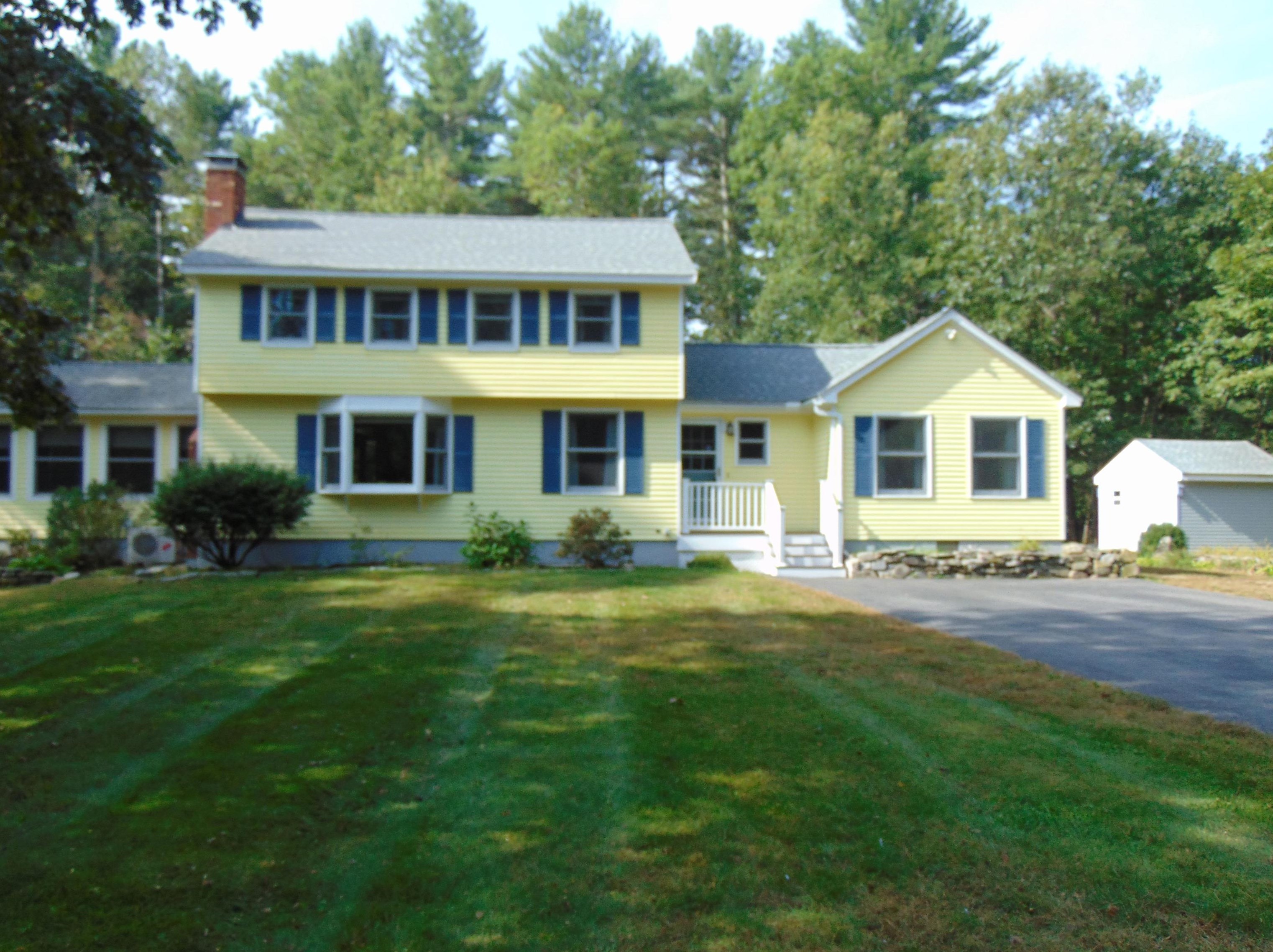 31 Pleasant Dr, Londonderry, NH 03053