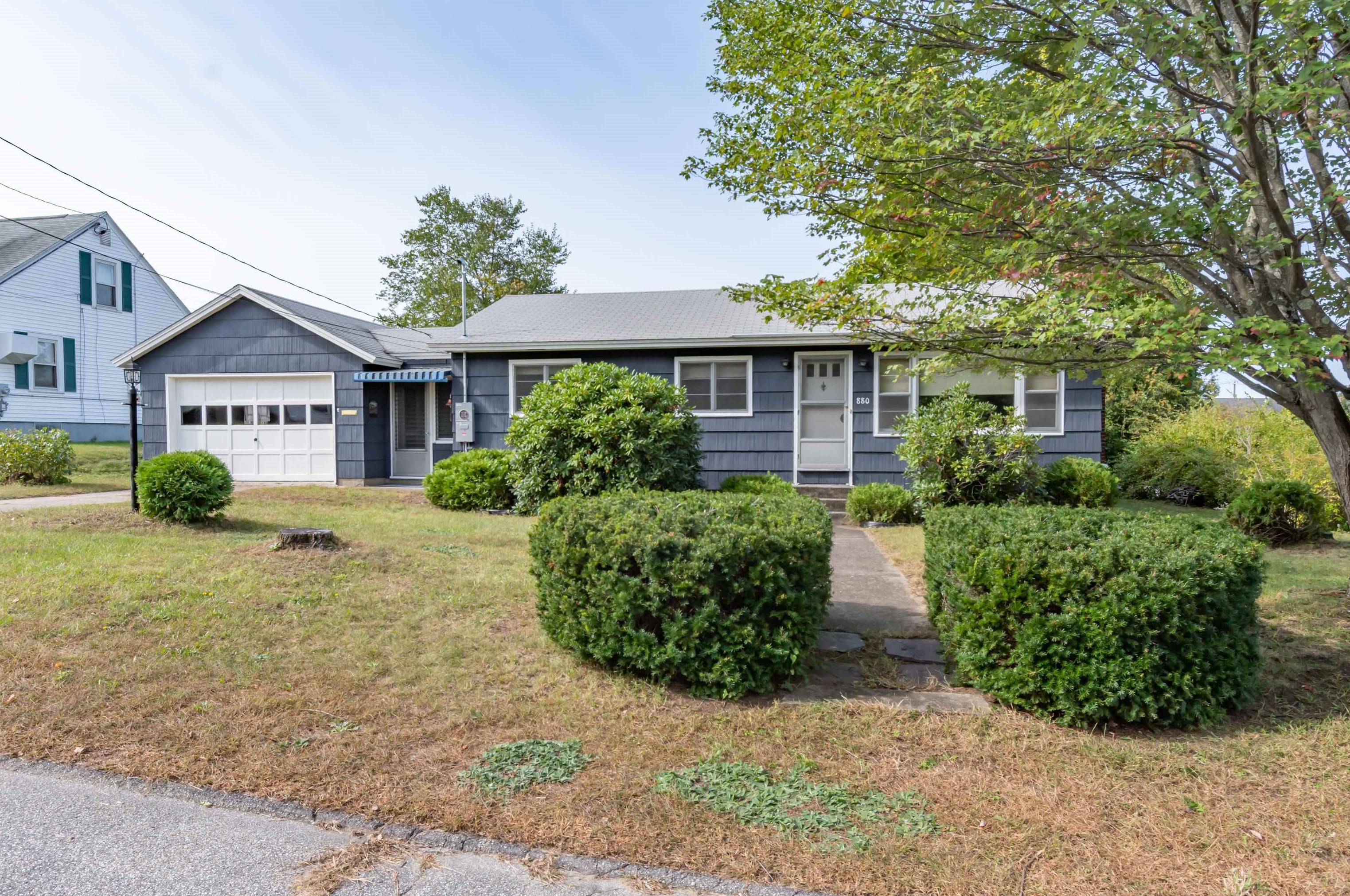 880 Leyte St, Manchester, NH 03102-2720
