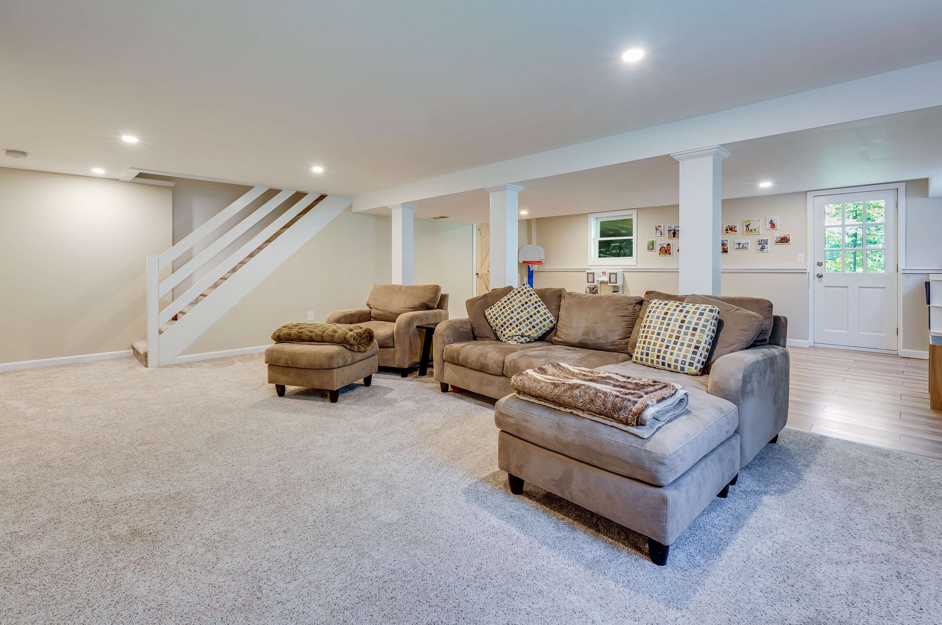 20 French Ct, Merrimack NH 03054-2400 exterior