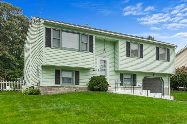 28 Joshua Dr, Manchester, NH 03103
