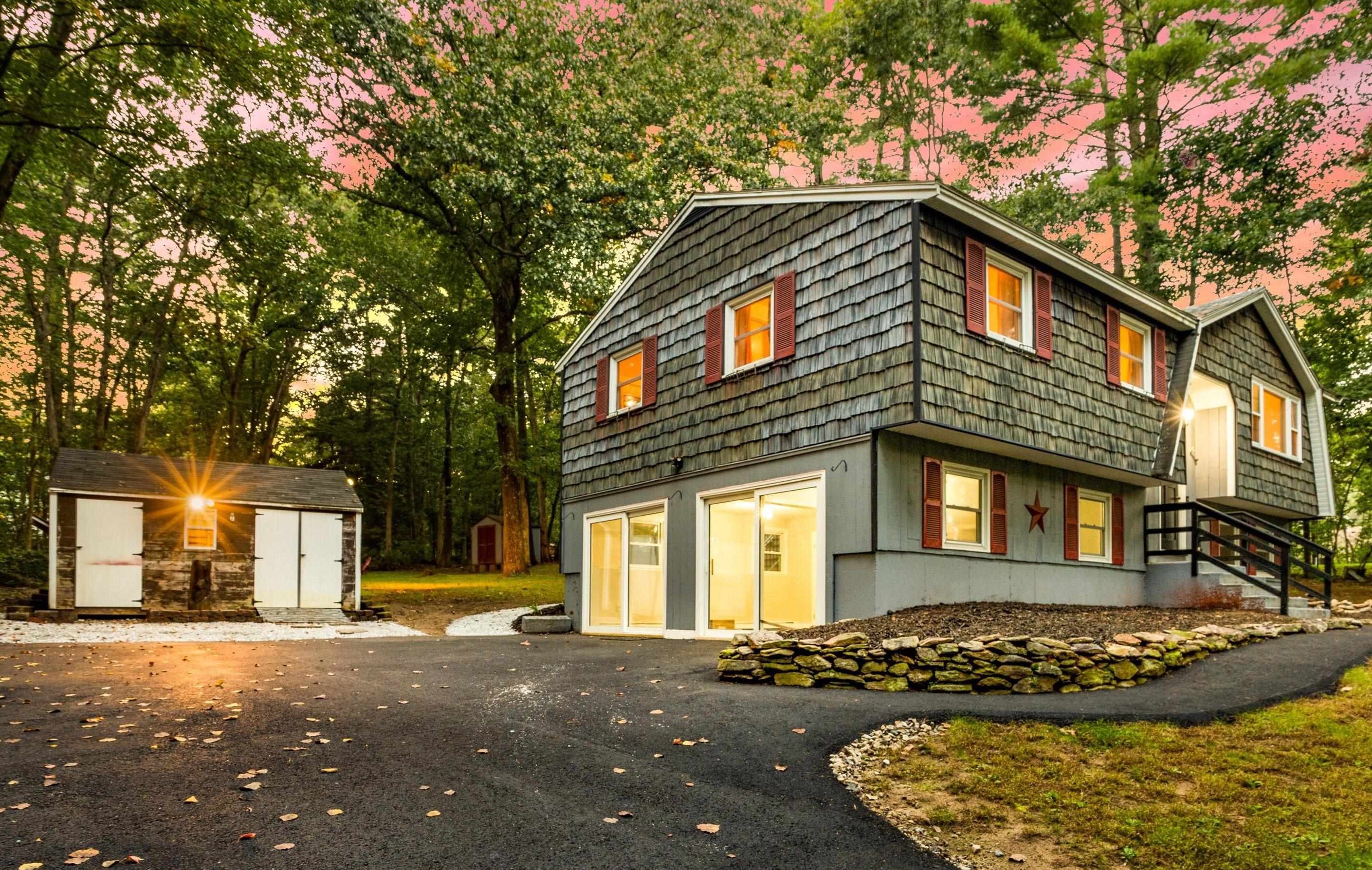 25 Sullivan Rd, Hudson, NH 03051