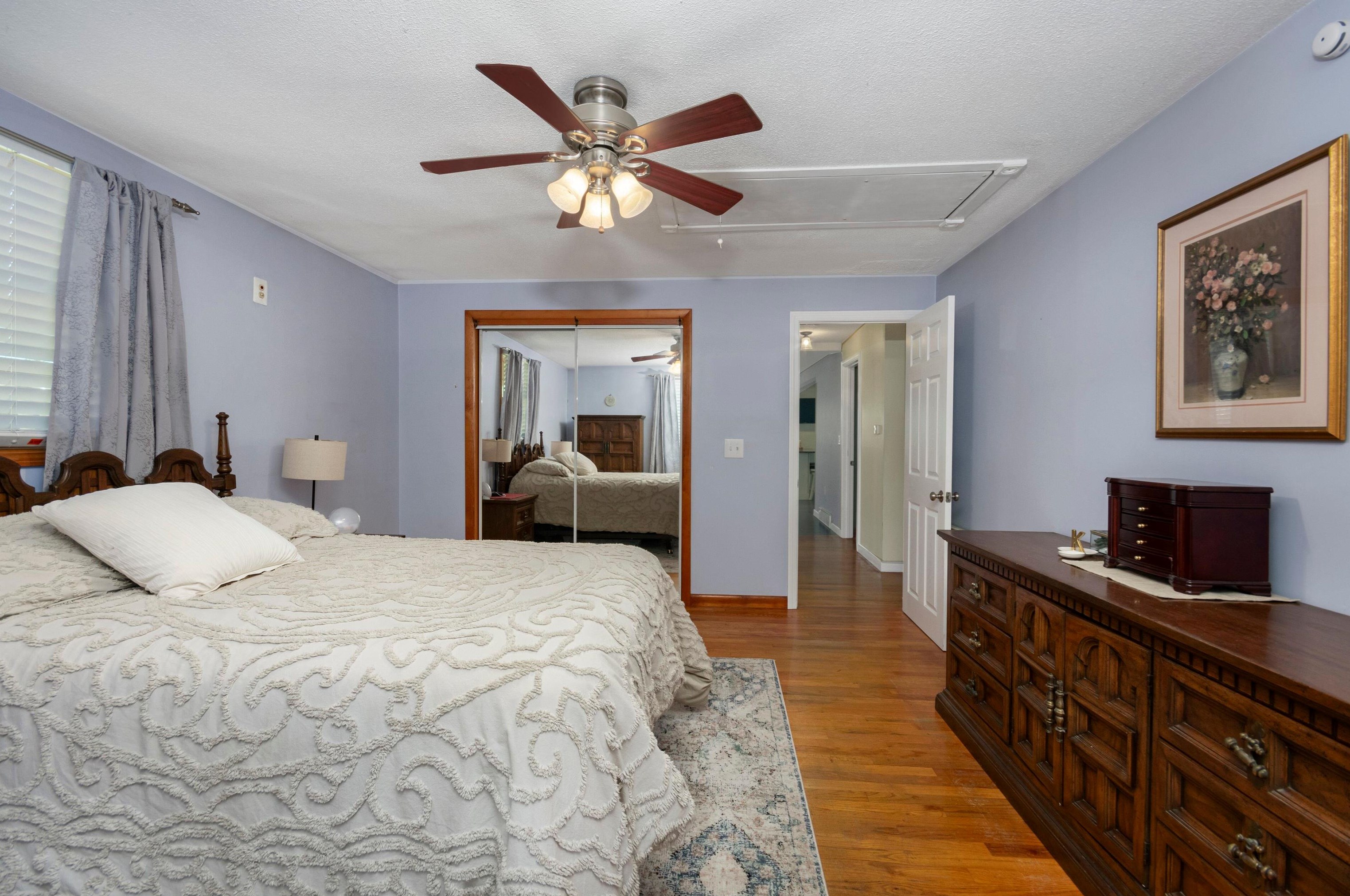 18 Cedar St, Hudson NH  03051-4715 exterior