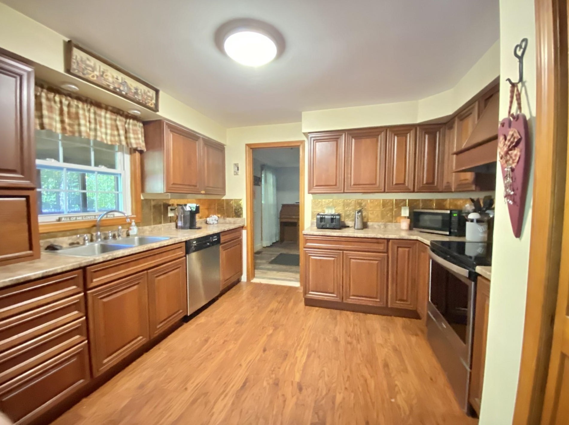 8 Red Oak Dr, Keene, NH 03431