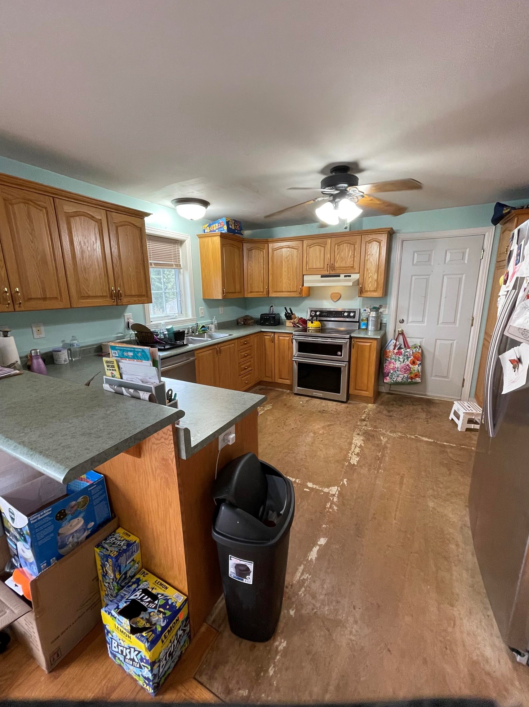 72 Fairview Dr, Pittsfield, NH 03263