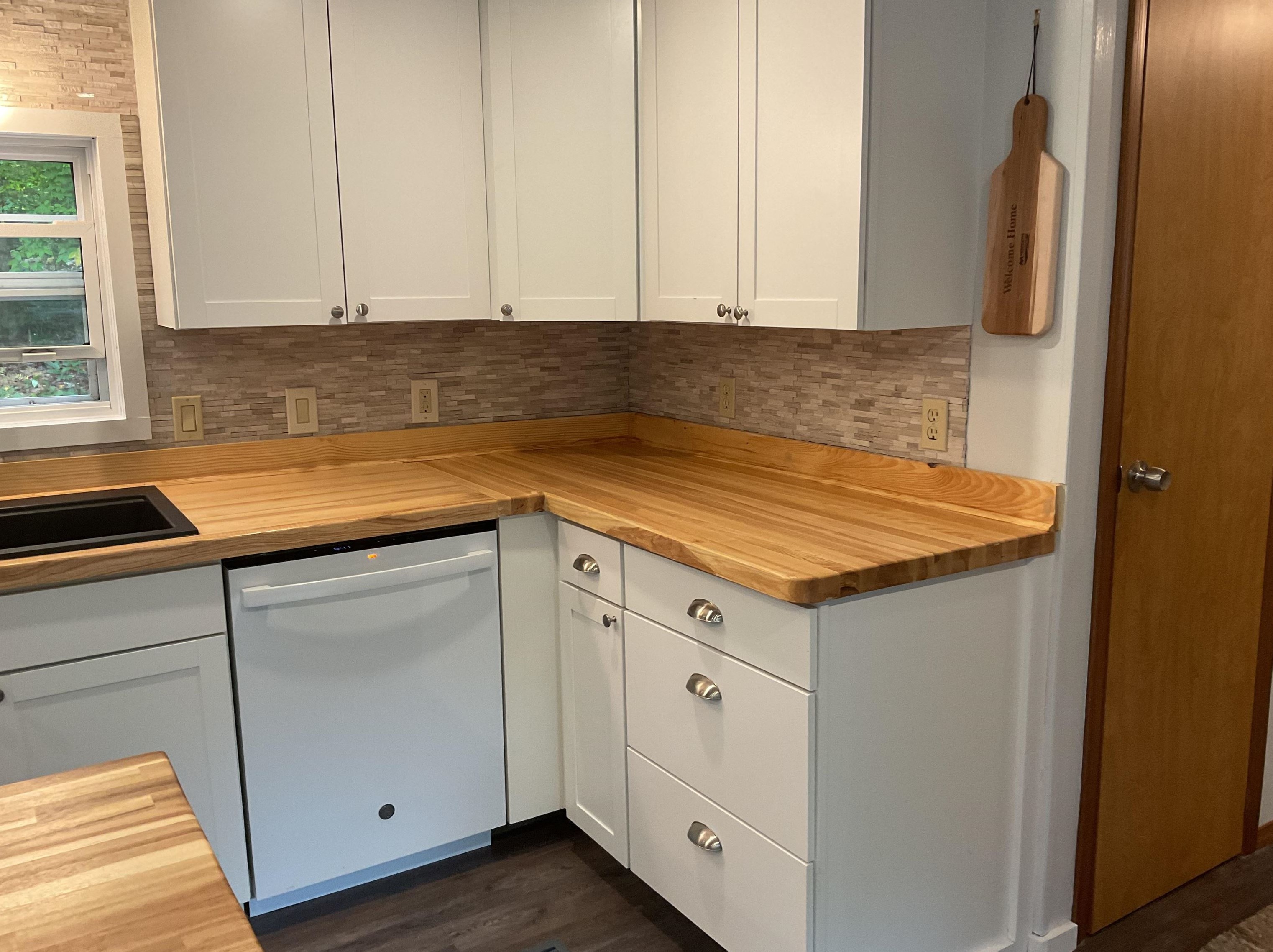 2 Kenyann Dr, Tuftonboro NH  03894-4822 exterior