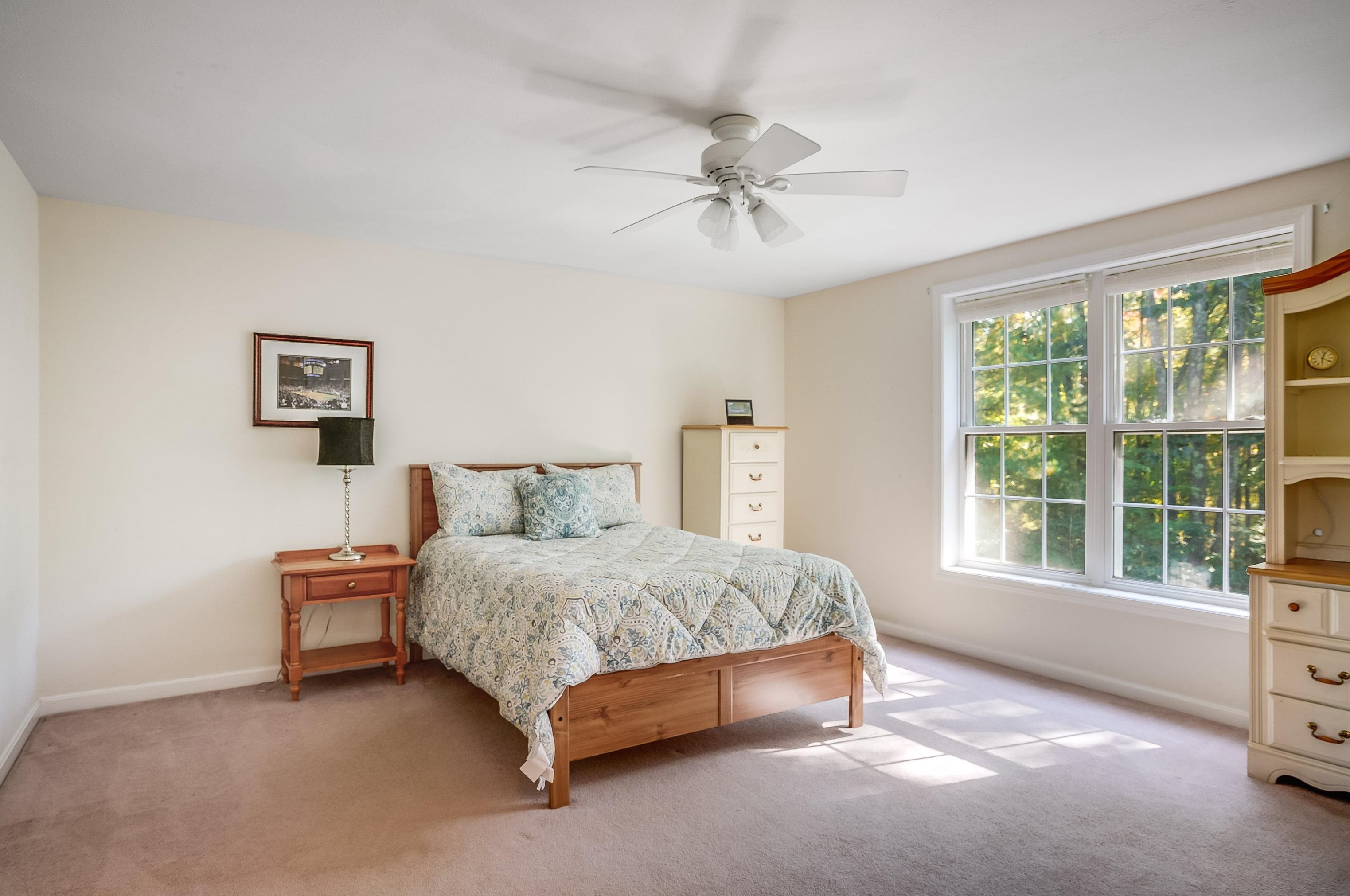 34 Gabrielle Dr, Hudson NH  03051-6621 exterior