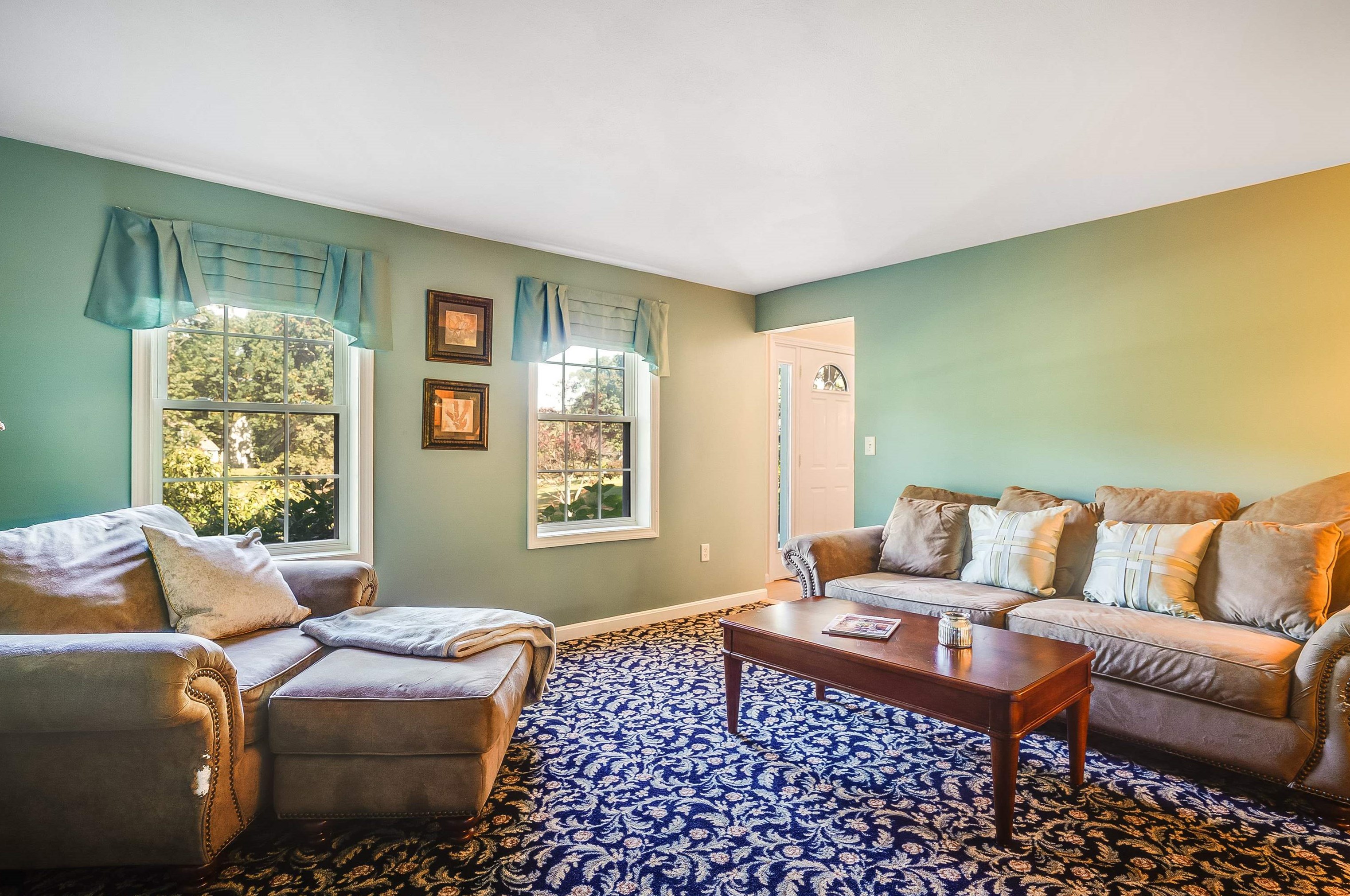 34 Gabrielle Dr, Hudson NH  03051-6621 exterior