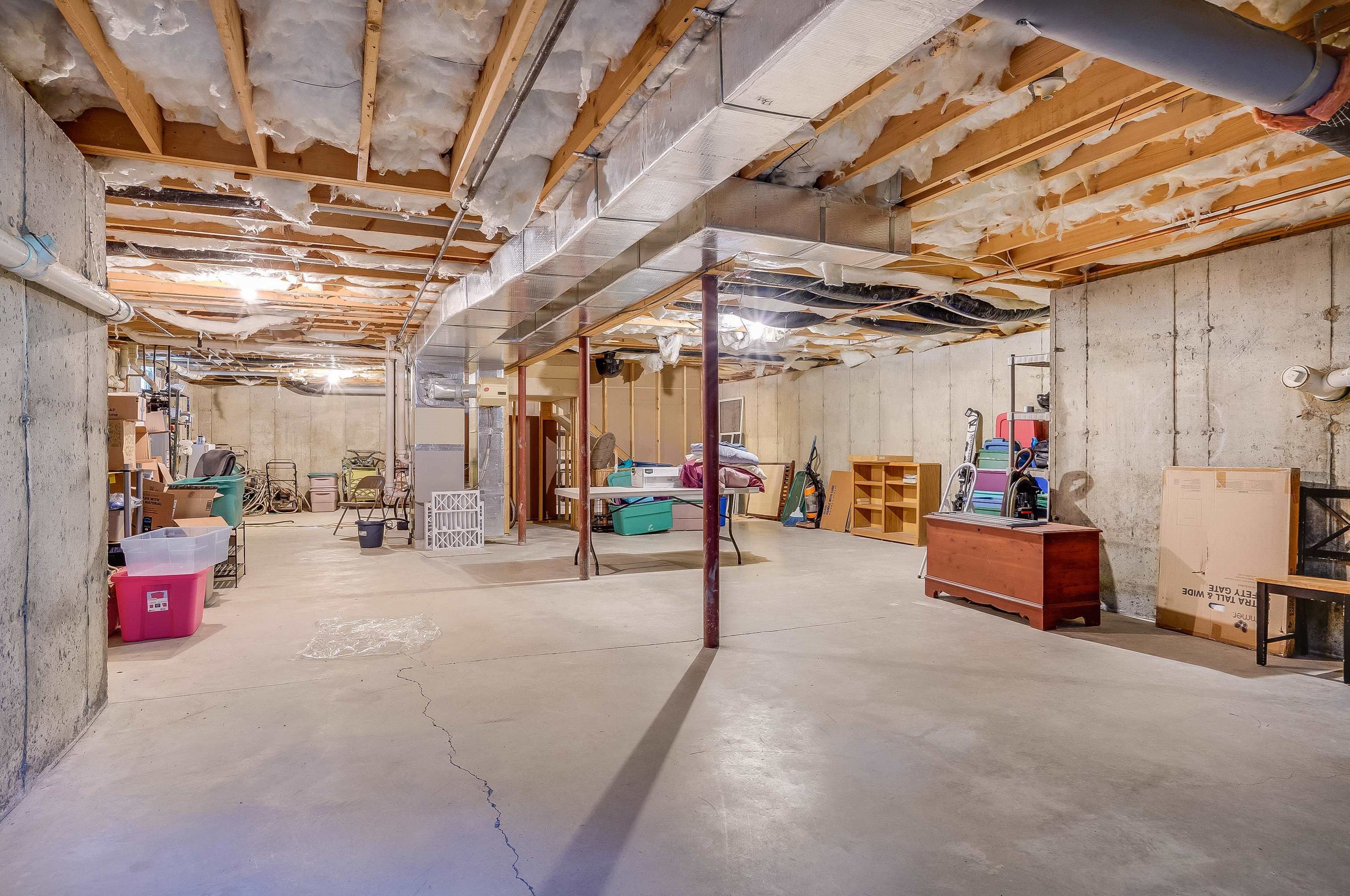 34 Gabrielle Dr, Hudson NH  03051-6621 exterior