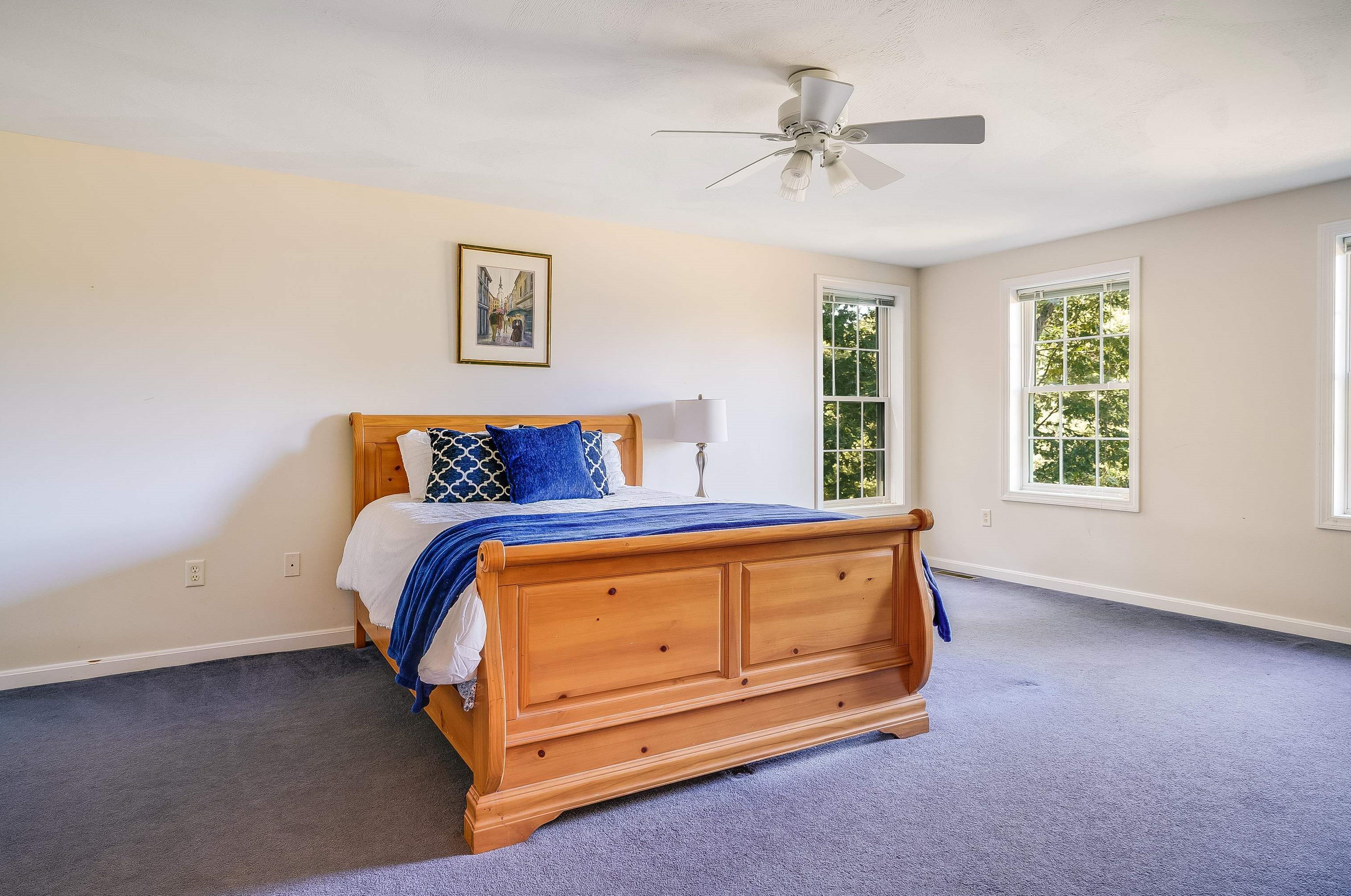 34 Gabrielle Dr, Hudson NH  03051-6621 exterior