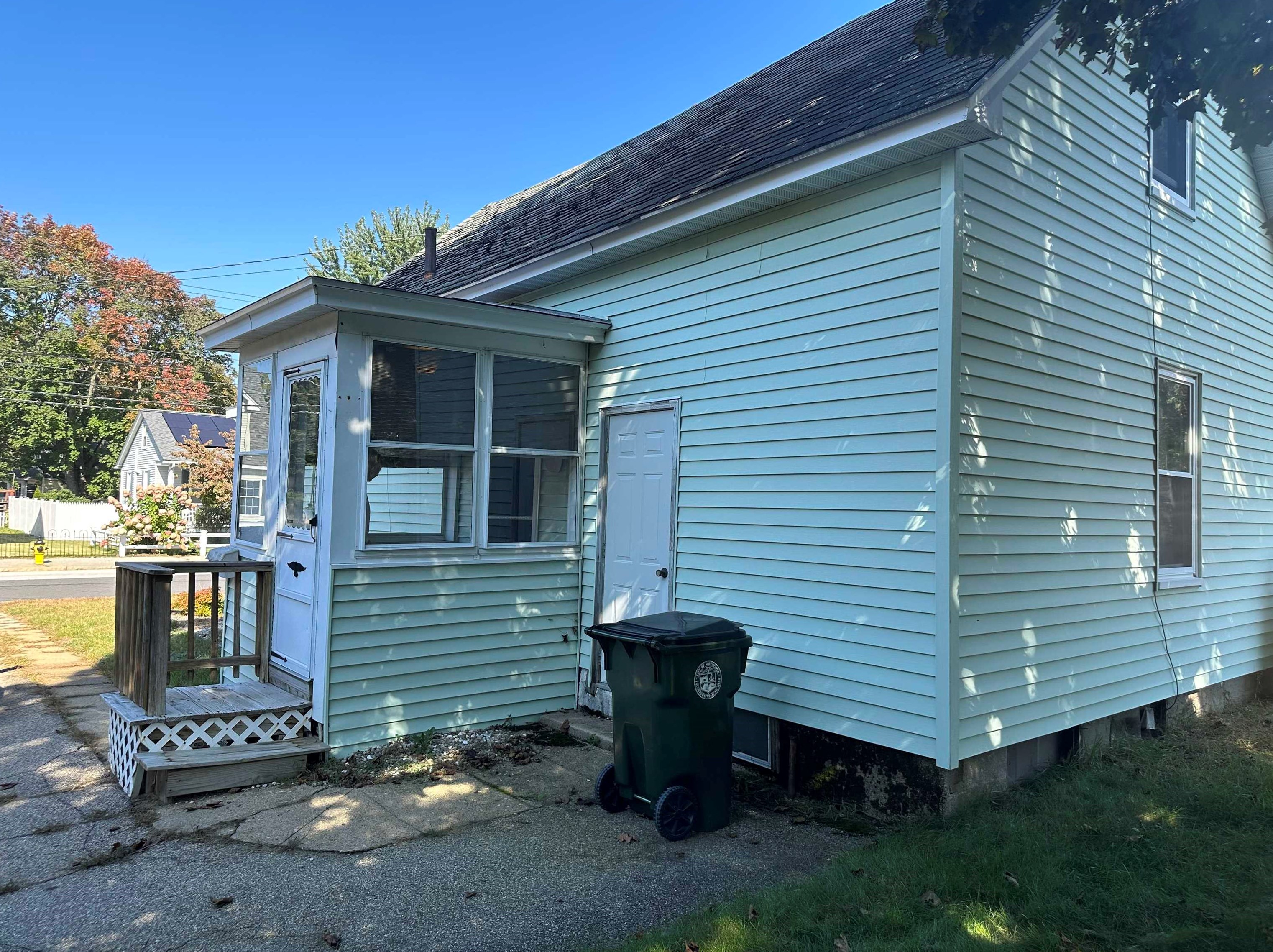 197 Mitchell St, Manchester, NH 03103-6520