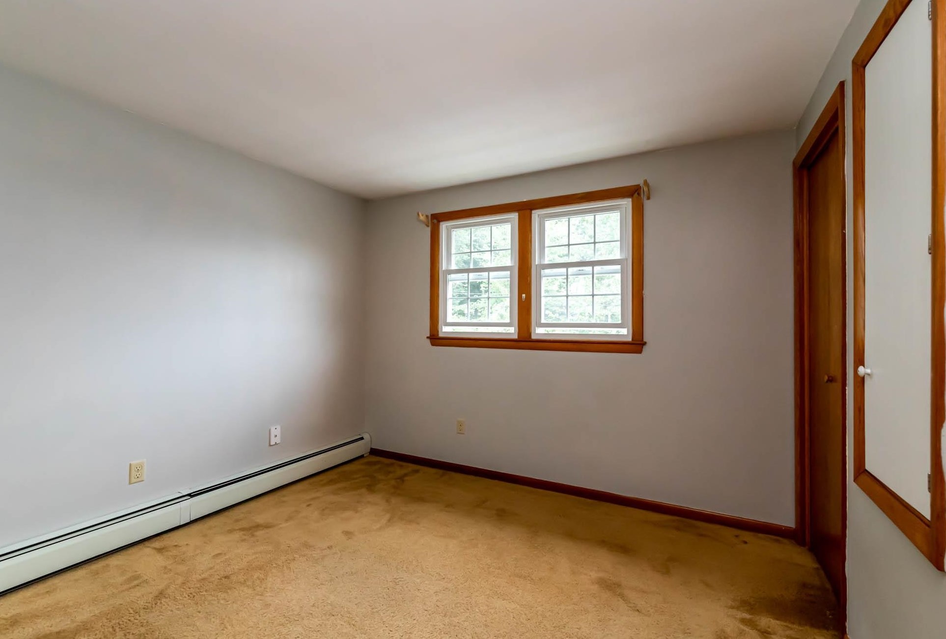 222 Brunelle Ave, Manchester NH  03103-4633 exterior