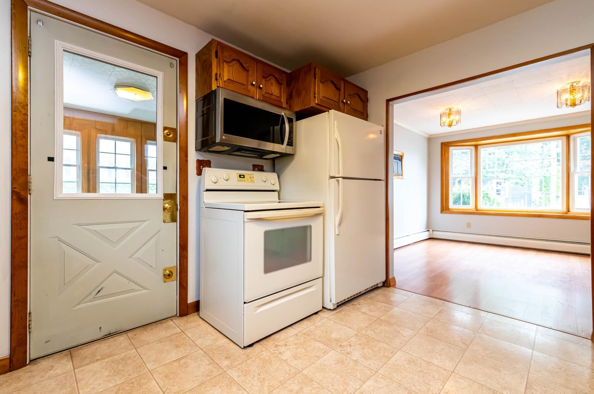 222 Brunelle Ave, Manchester NH  03103-4633 exterior
