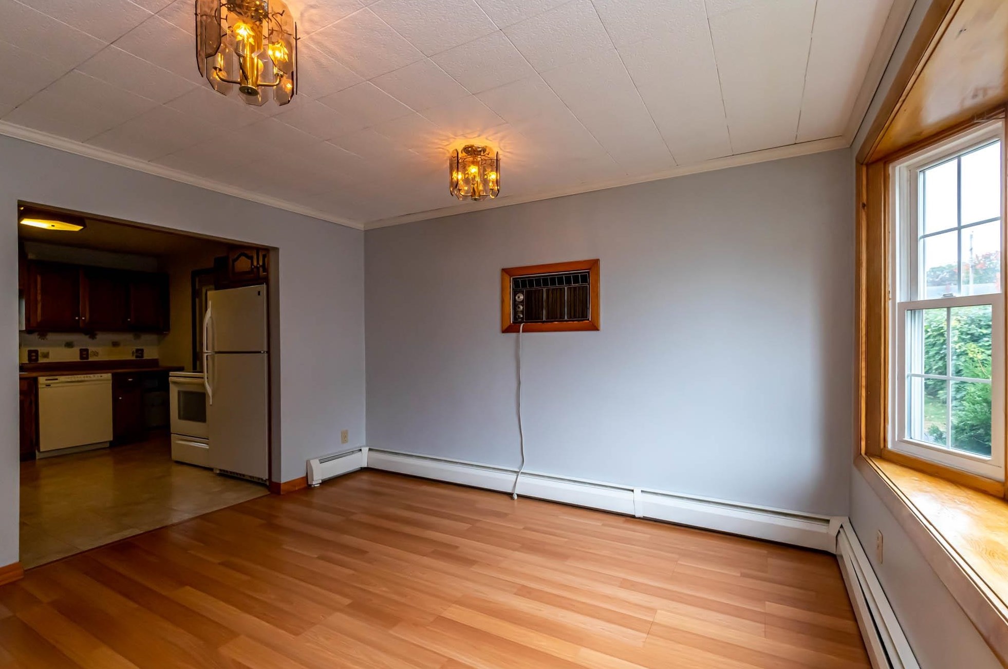 222 Brunelle Ave, Manchester NH  03103-4633 exterior
