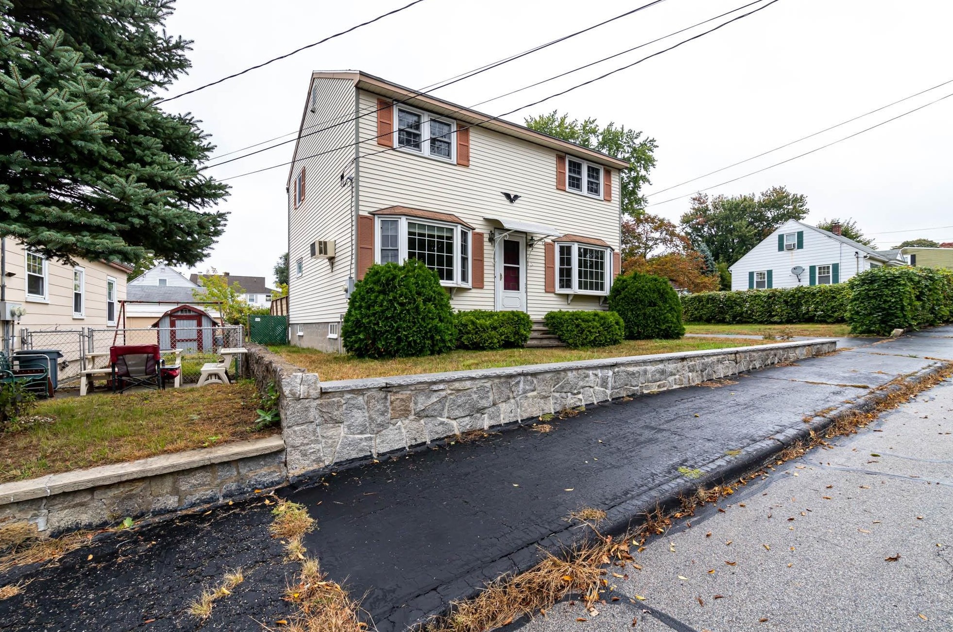 222 Brunelle Ave, Manchester NH  03103-4633 exterior