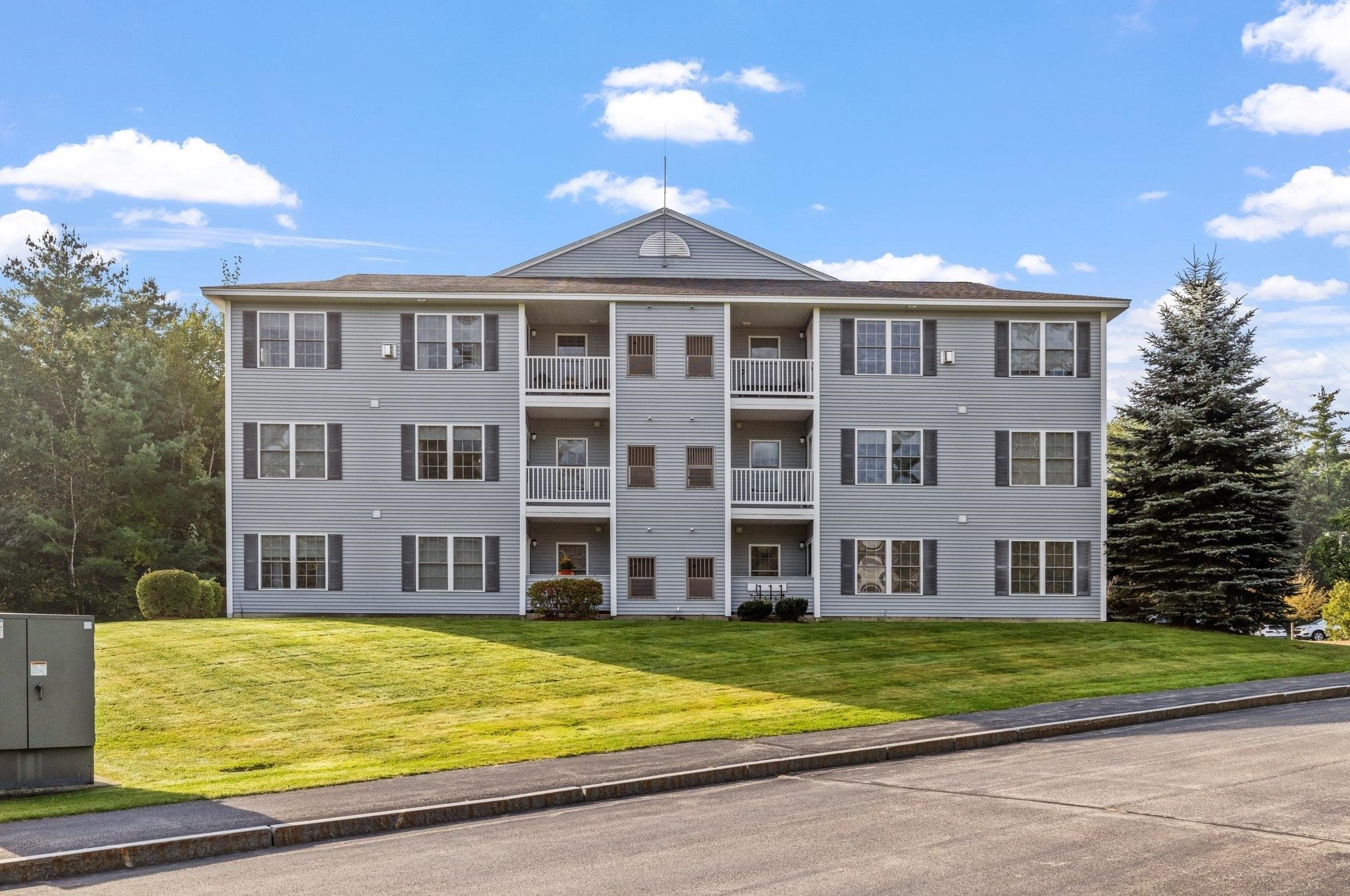 16 Crestview Cir ##177, Londonderry, NH 03053