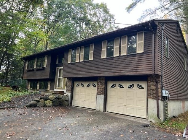 44 Poplin Dr, Fremont, NH 03044