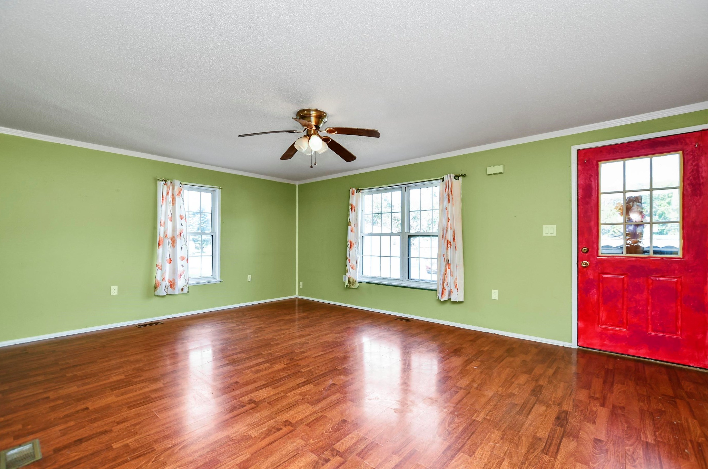 53 B St, Seabrook, NH 03874