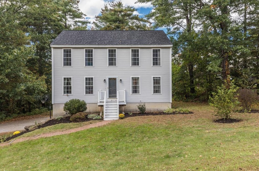 37 Tamarack Rd, Lee, NH 03861