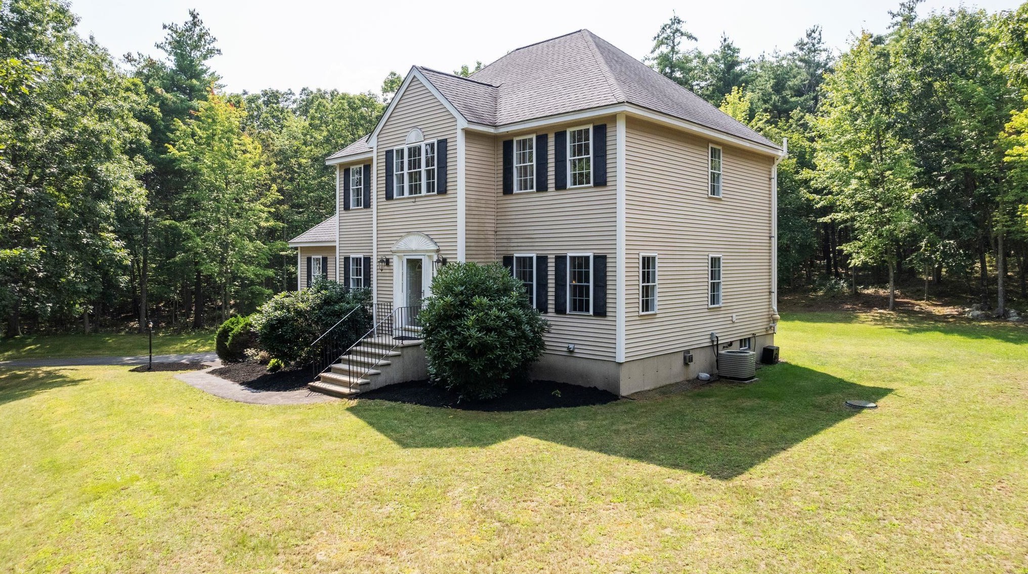 119 Orcutt Dr, Chester, NH 03036
