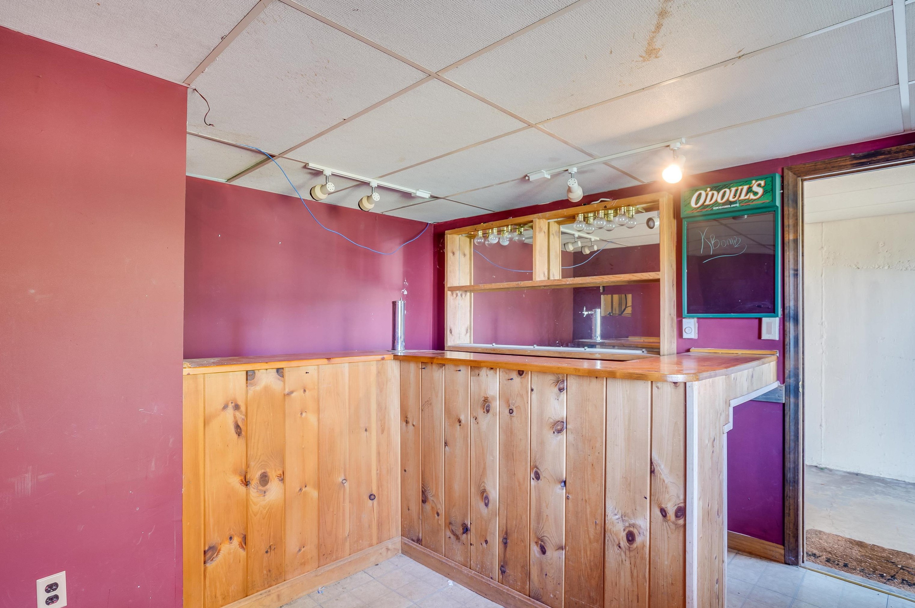 81 Burns Rd, Pelham, NH 03076