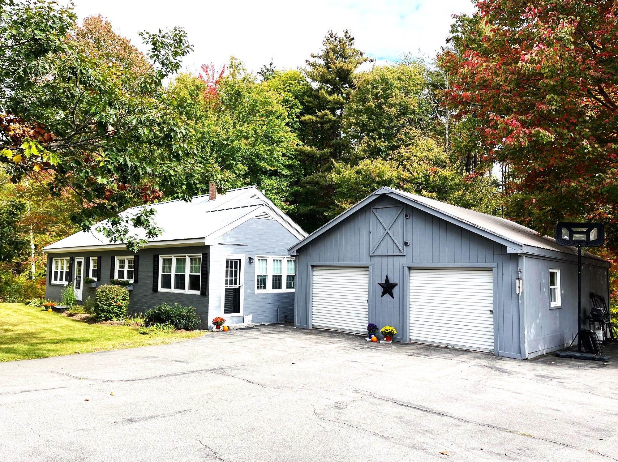 144 Bradford Rd, Henniker, NH 03242