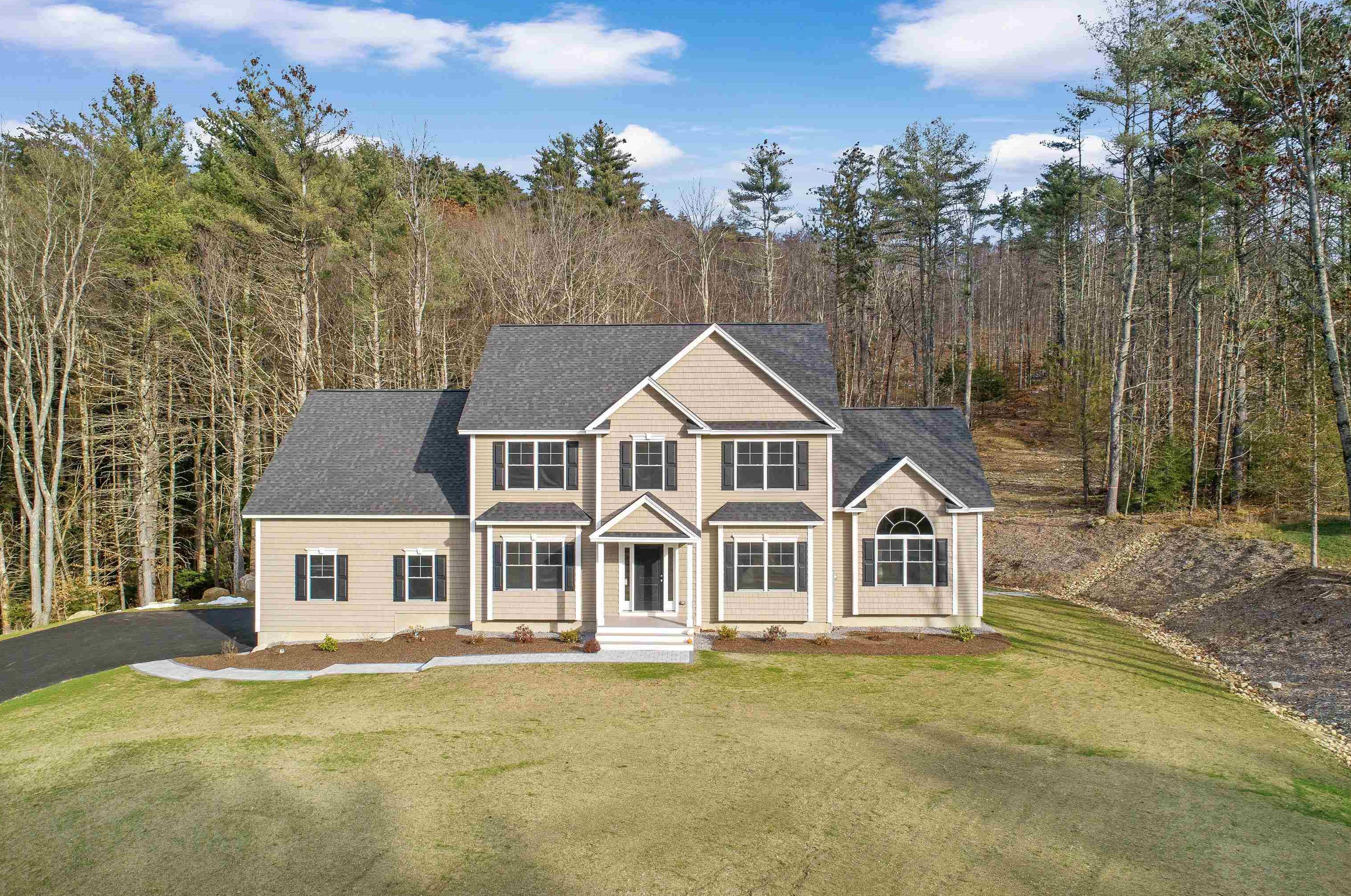 332 Montelona Rd, Goffstown, NH 03045