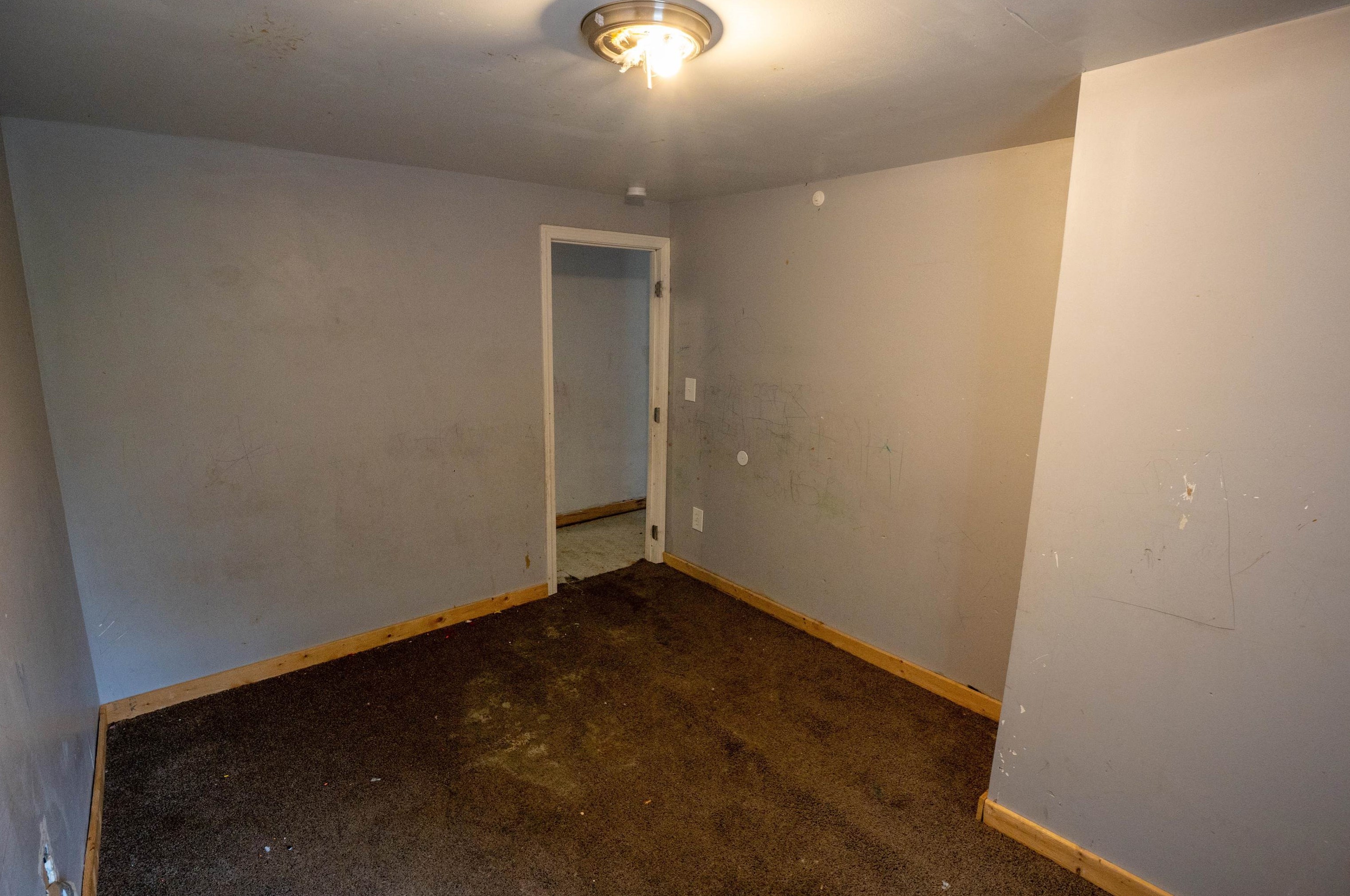 56 Iceland St, Berlin NH  03570-3043 exterior