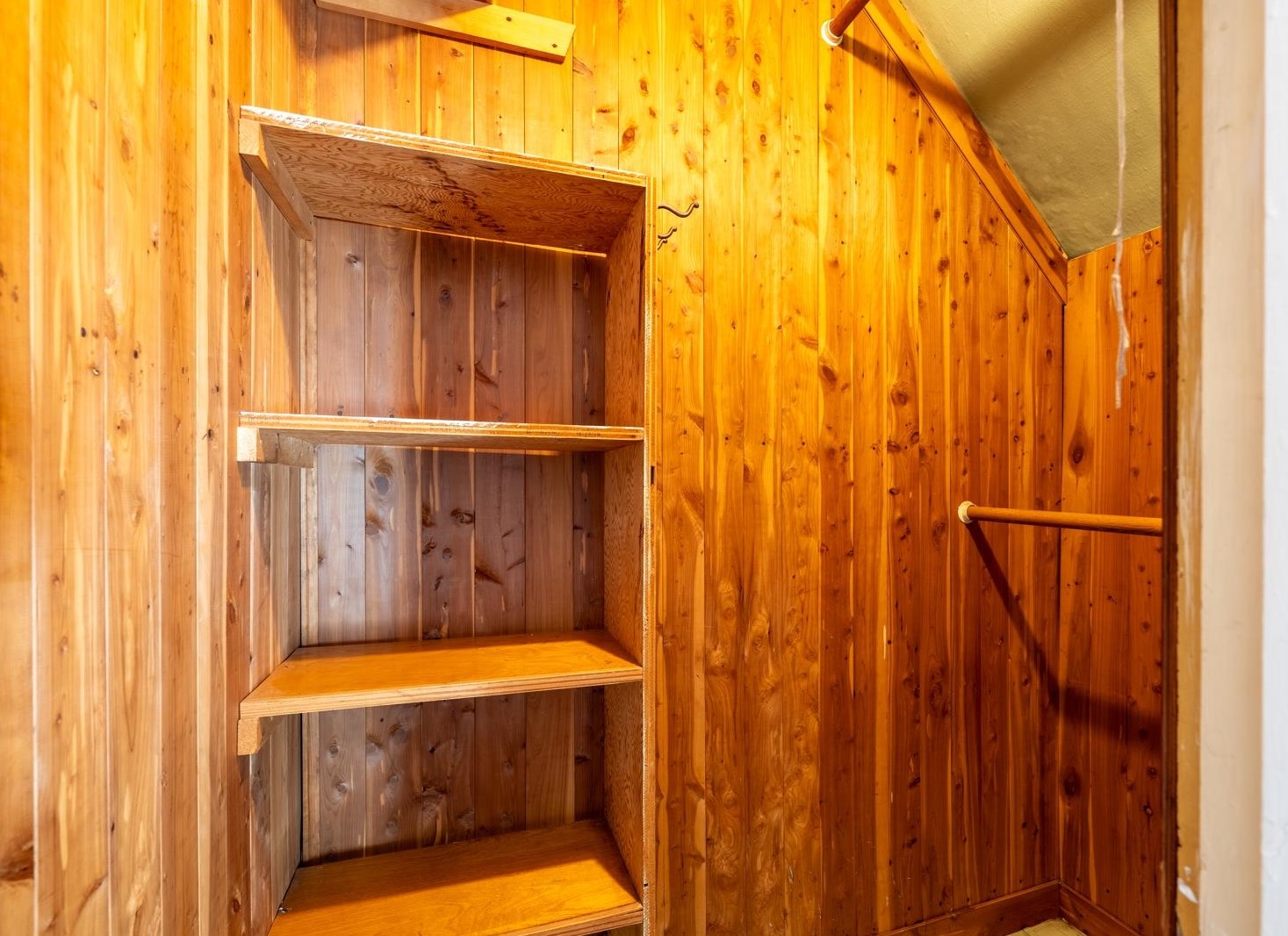 6 Leonard Ave, Manchester NH  03106-1053 exterior