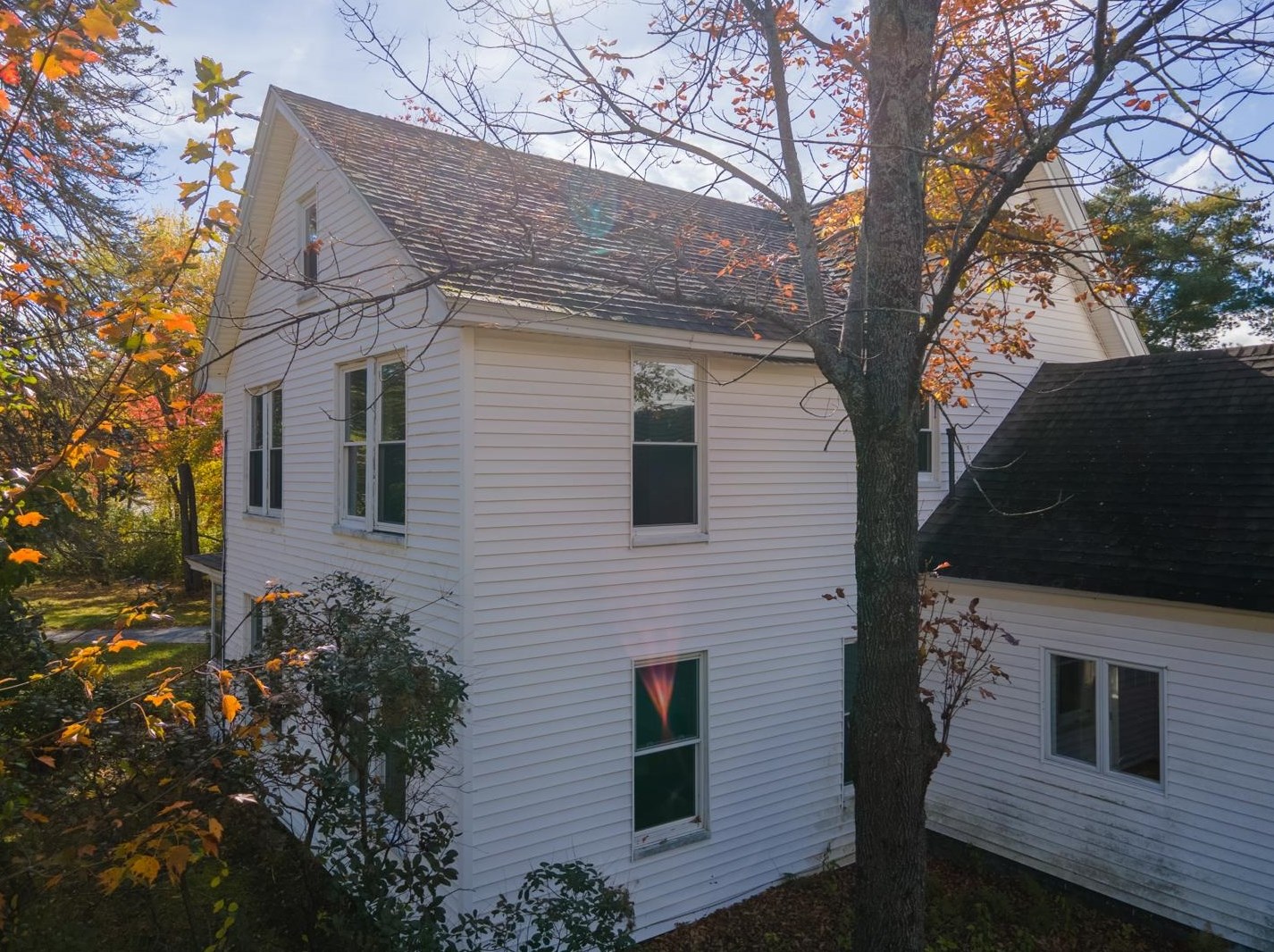 6 Leonard Ave, Manchester NH  03106-1053 exterior