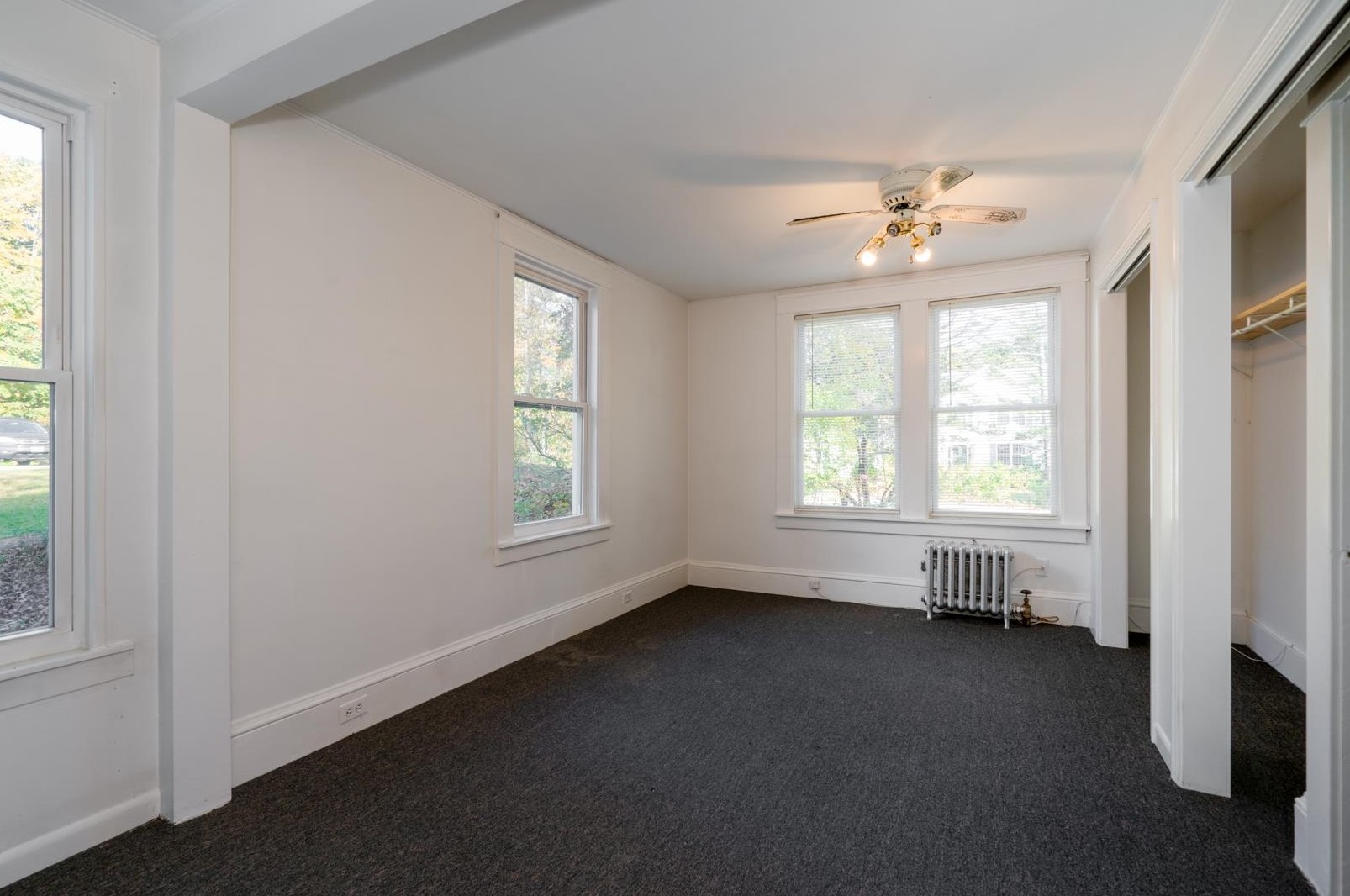 6 Leonard Ave, Manchester NH  03106-1053 exterior