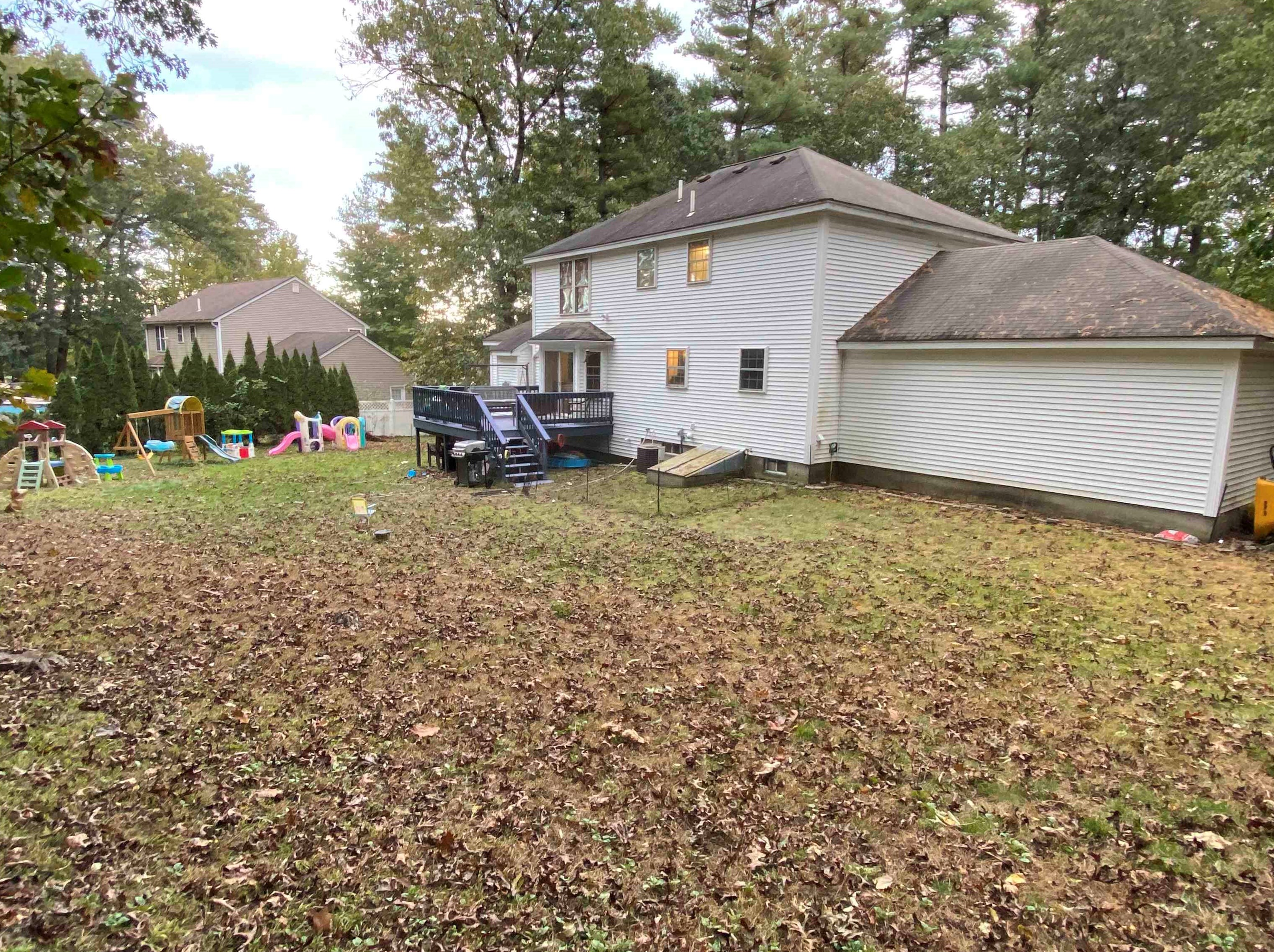 56 Lawrence Rd, Hudson NH  03051-3137 exterior