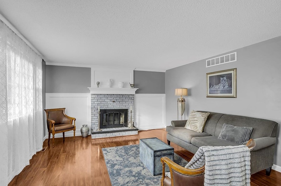 4 Academy Dr, Nashua, NH 03064