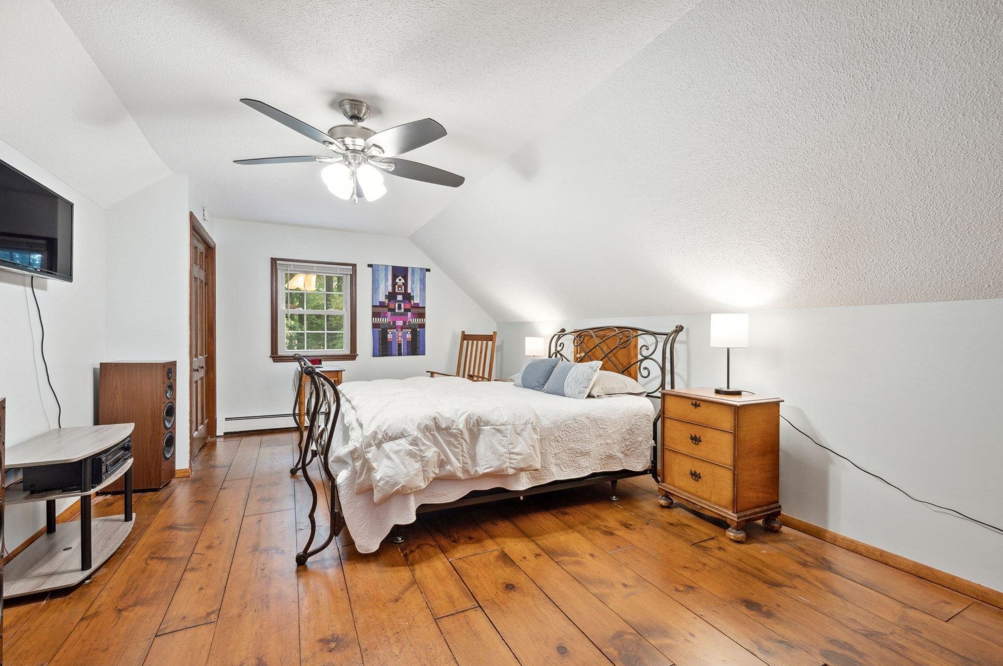 28 Pinnacle St, Manchester NH  03106-1535 exterior