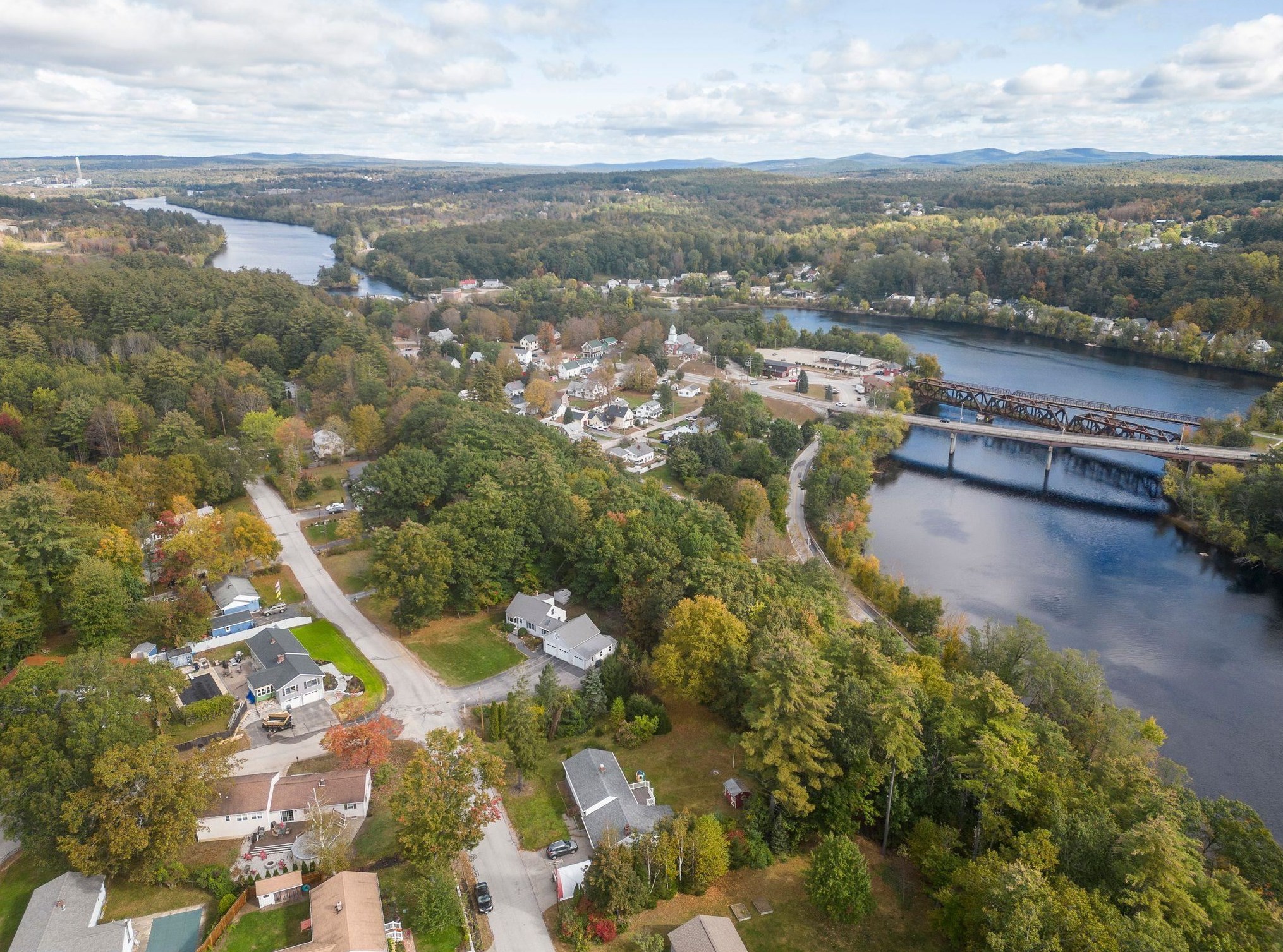 28 Pinnacle St, Manchester NH  03106-1535 exterior