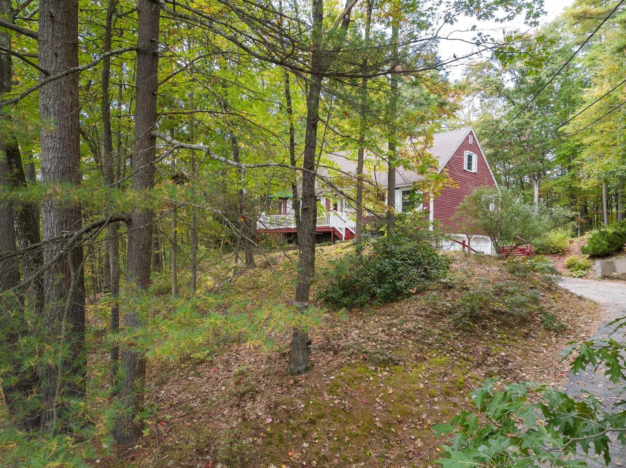 28 Pinnacle St, Manchester NH  03106-1535 exterior