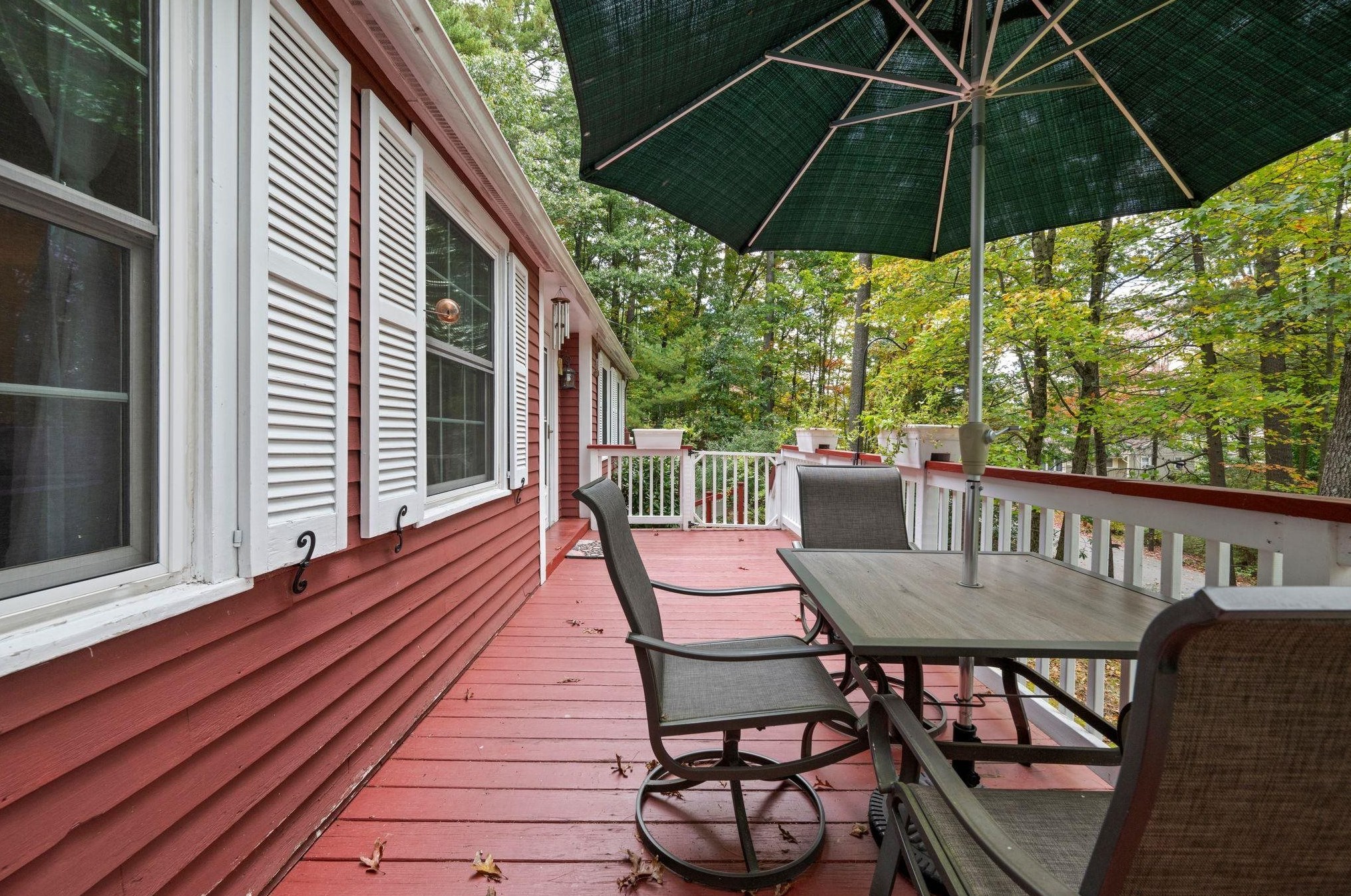 28 Pinnacle St, Manchester NH  03106-1535 exterior