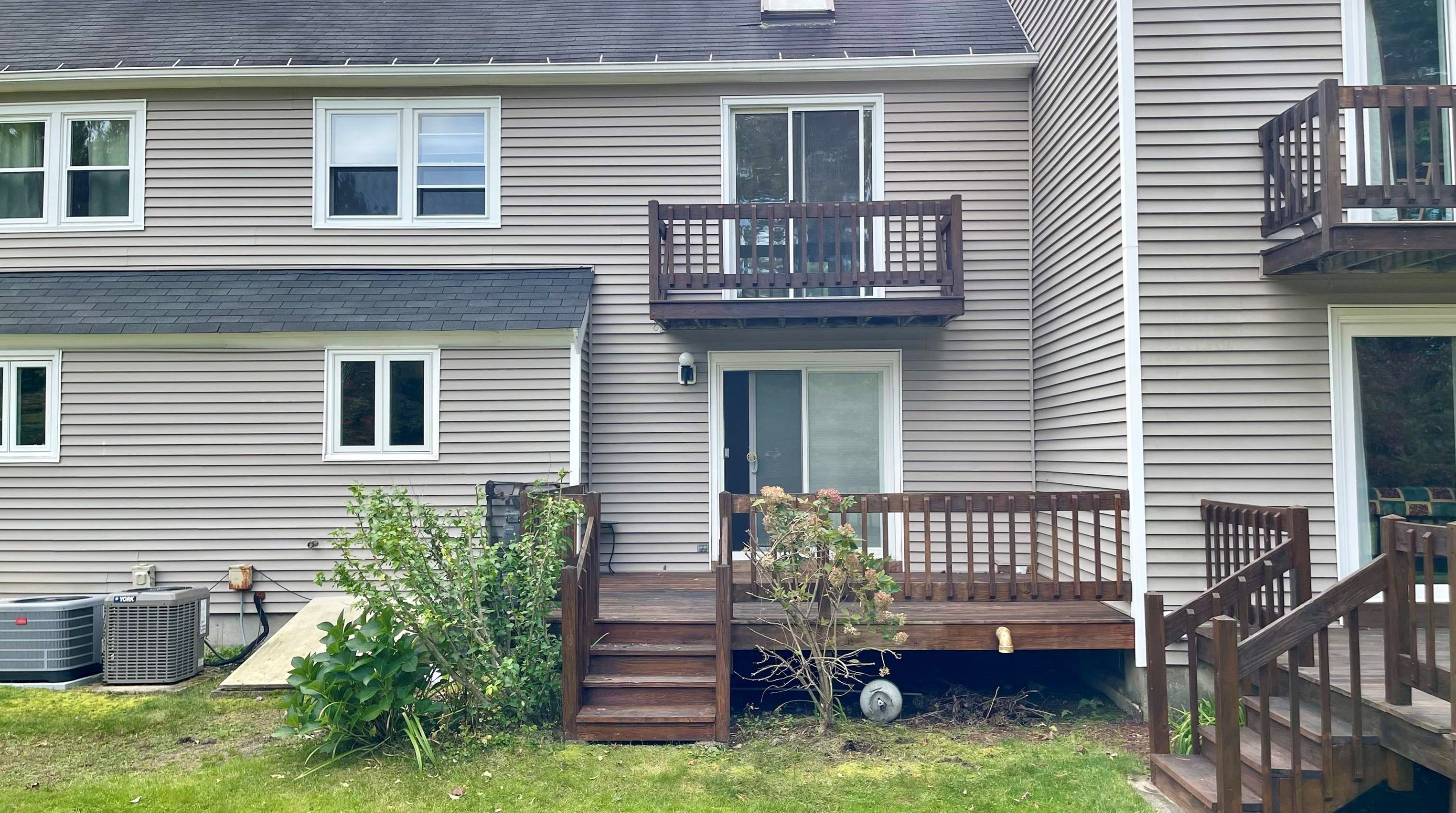 92 Winterwood Dr, Londonderry, NH 03053