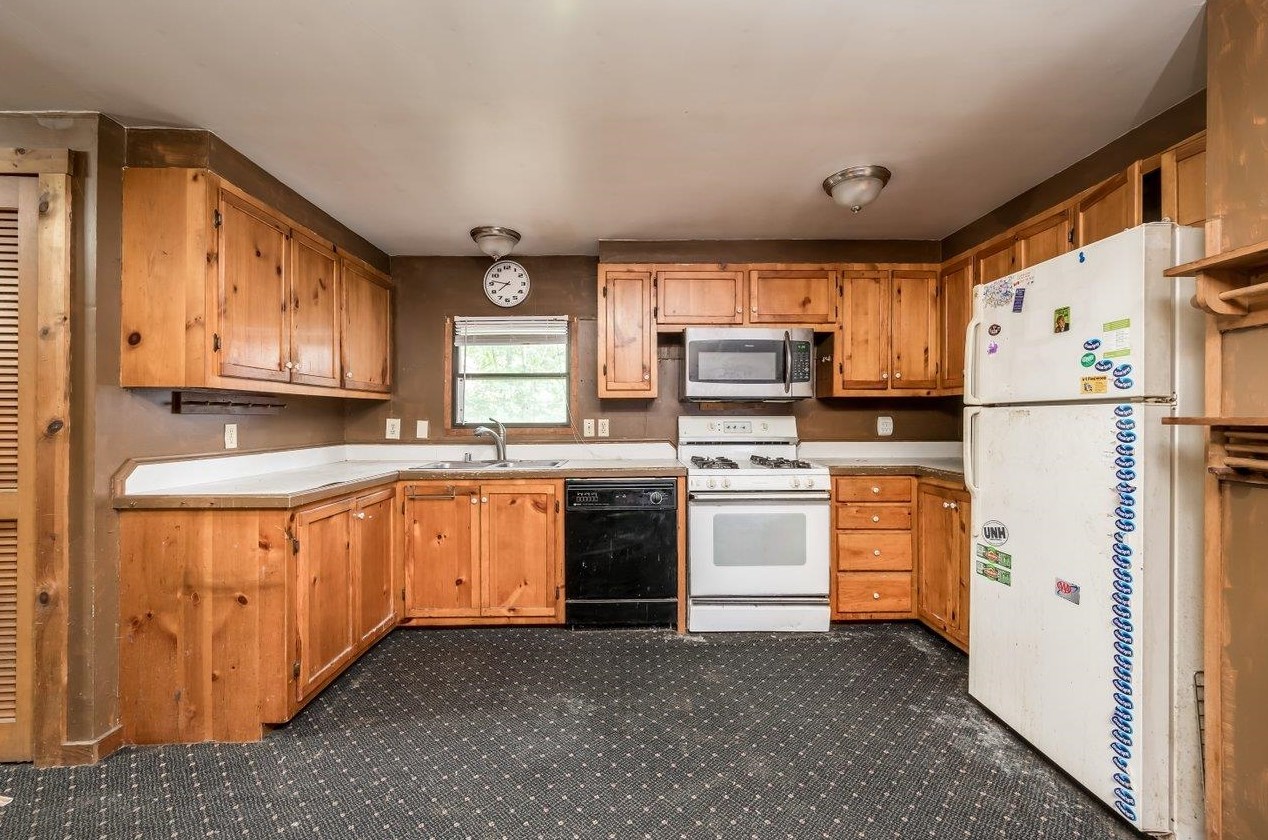 5 Stacy Dr, Rochester, NH 03867