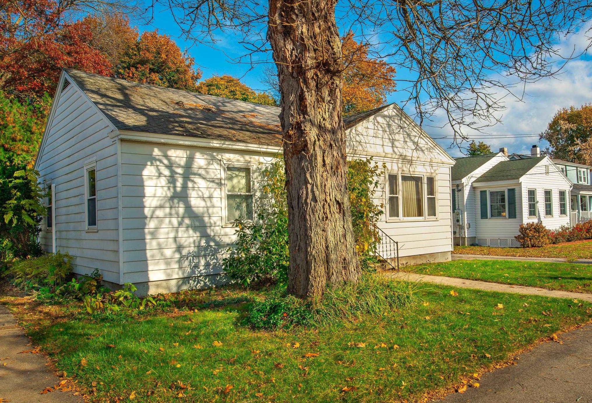 102 Burke St, Nashua, NH 03060