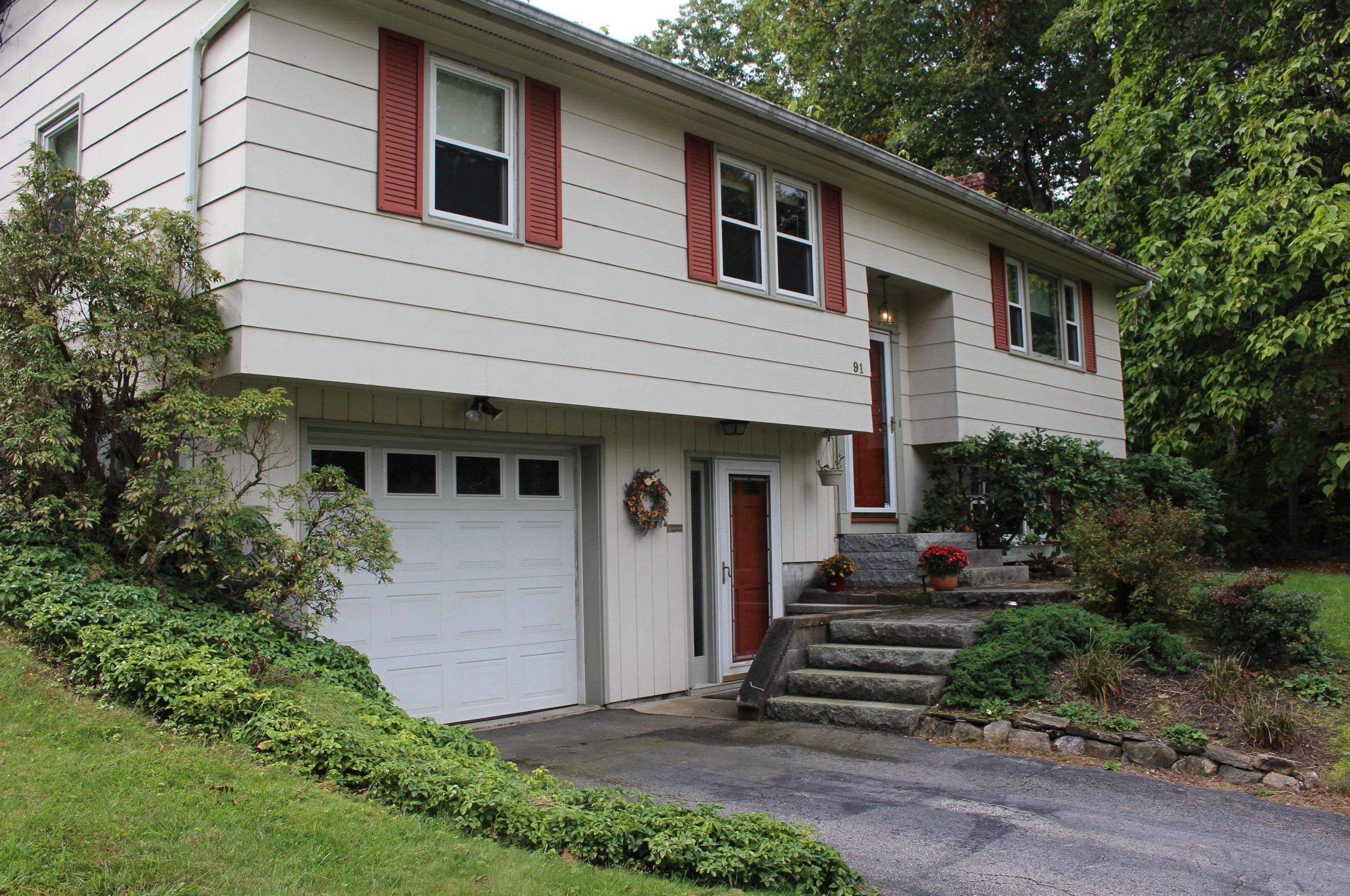 91 Old Derry Rd, Londonderry, NH 03053
