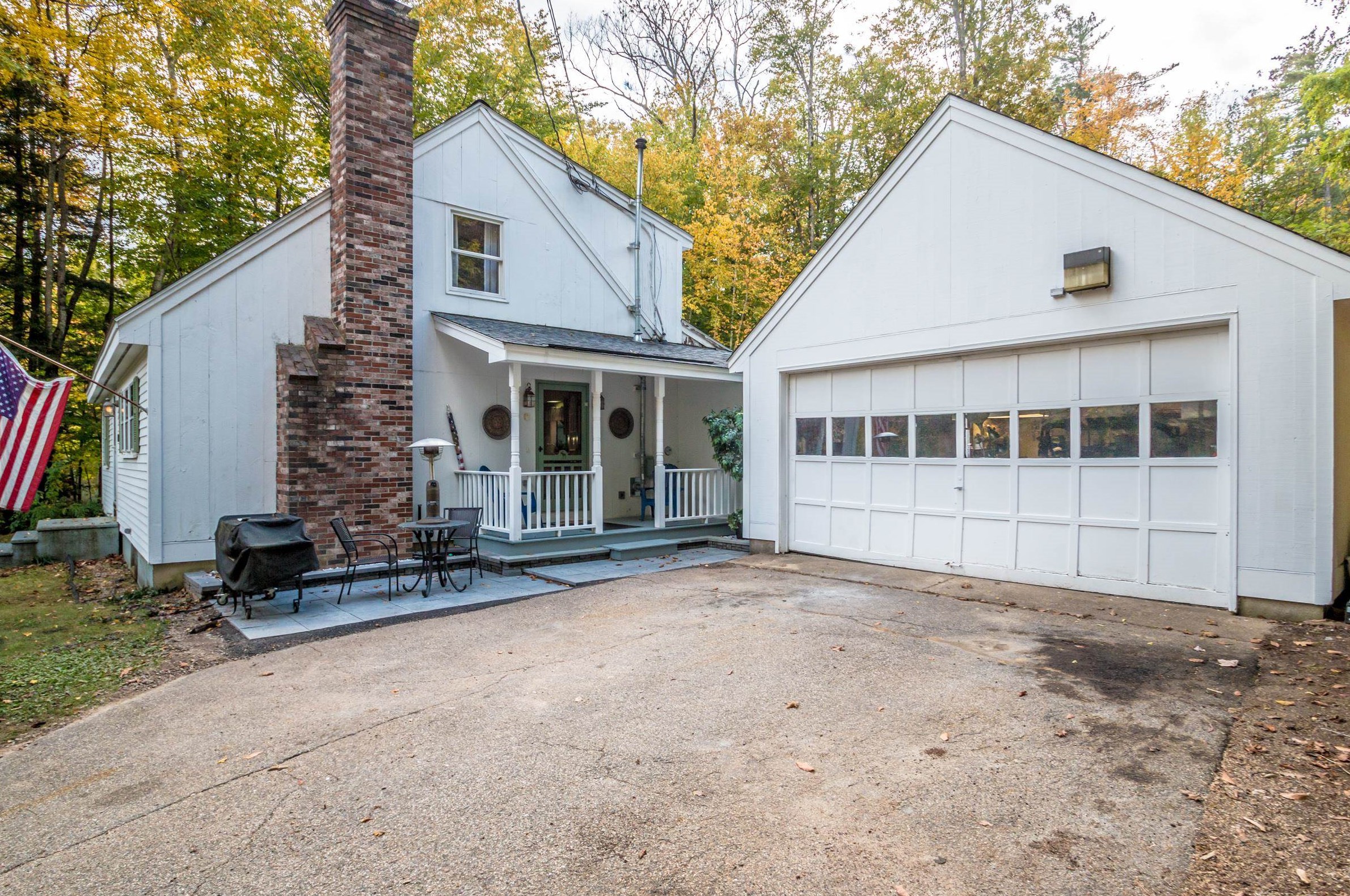 48 Merrill Dr, Hales Location, NH 03860