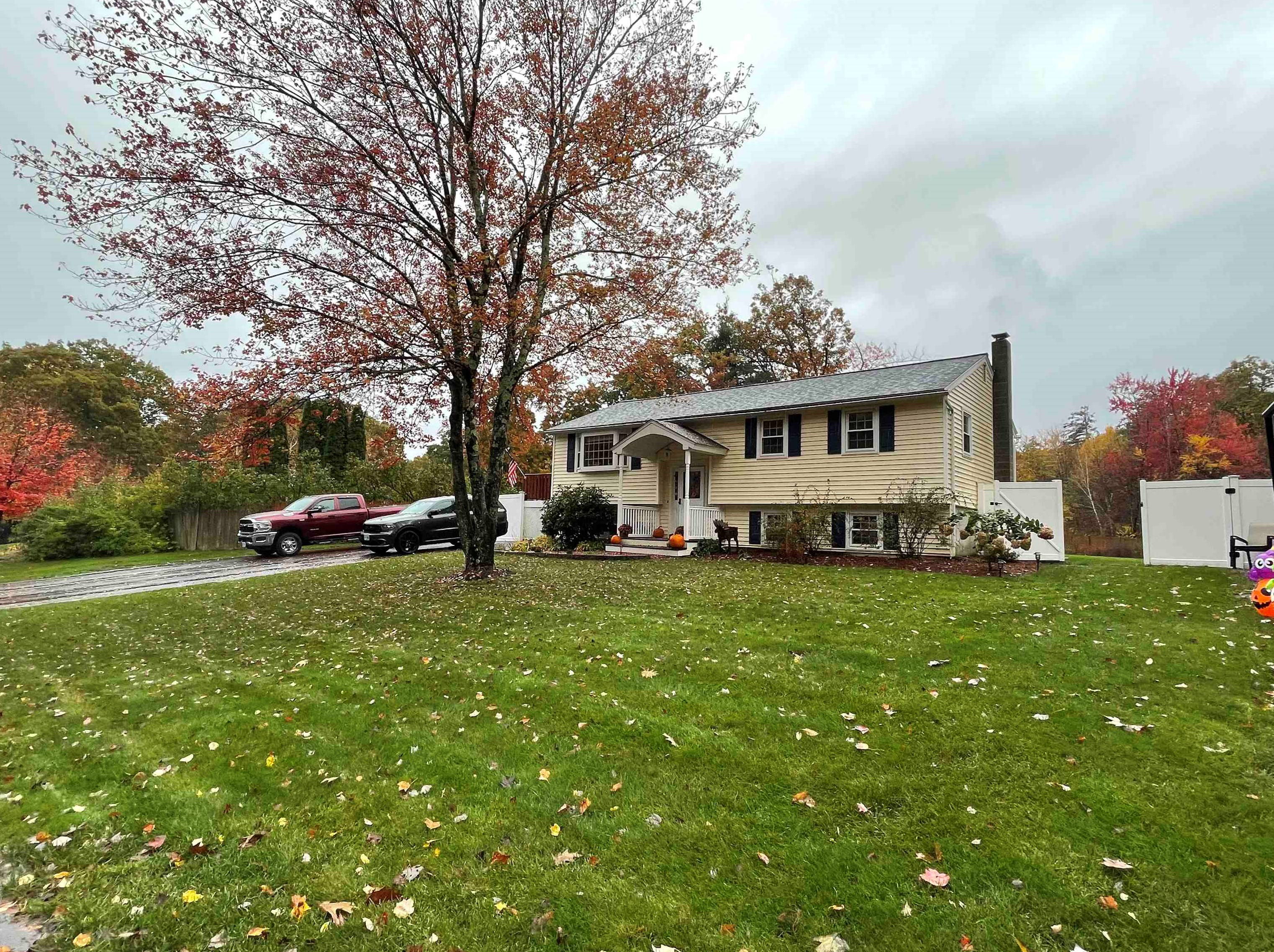 30 Gail Rd, Merrimack, NH 03054
