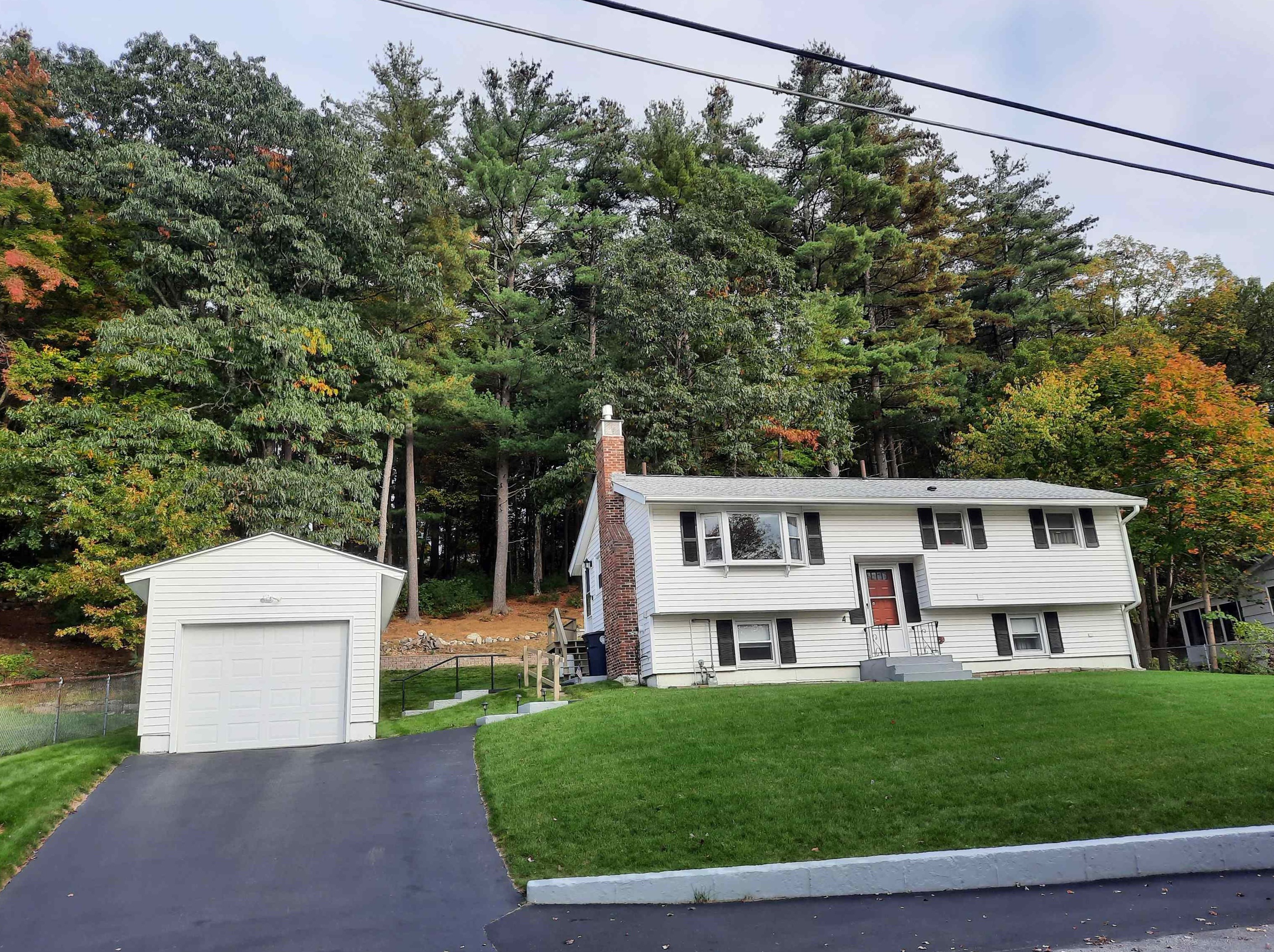 4 Alford Ln, Nashua, NH 03062